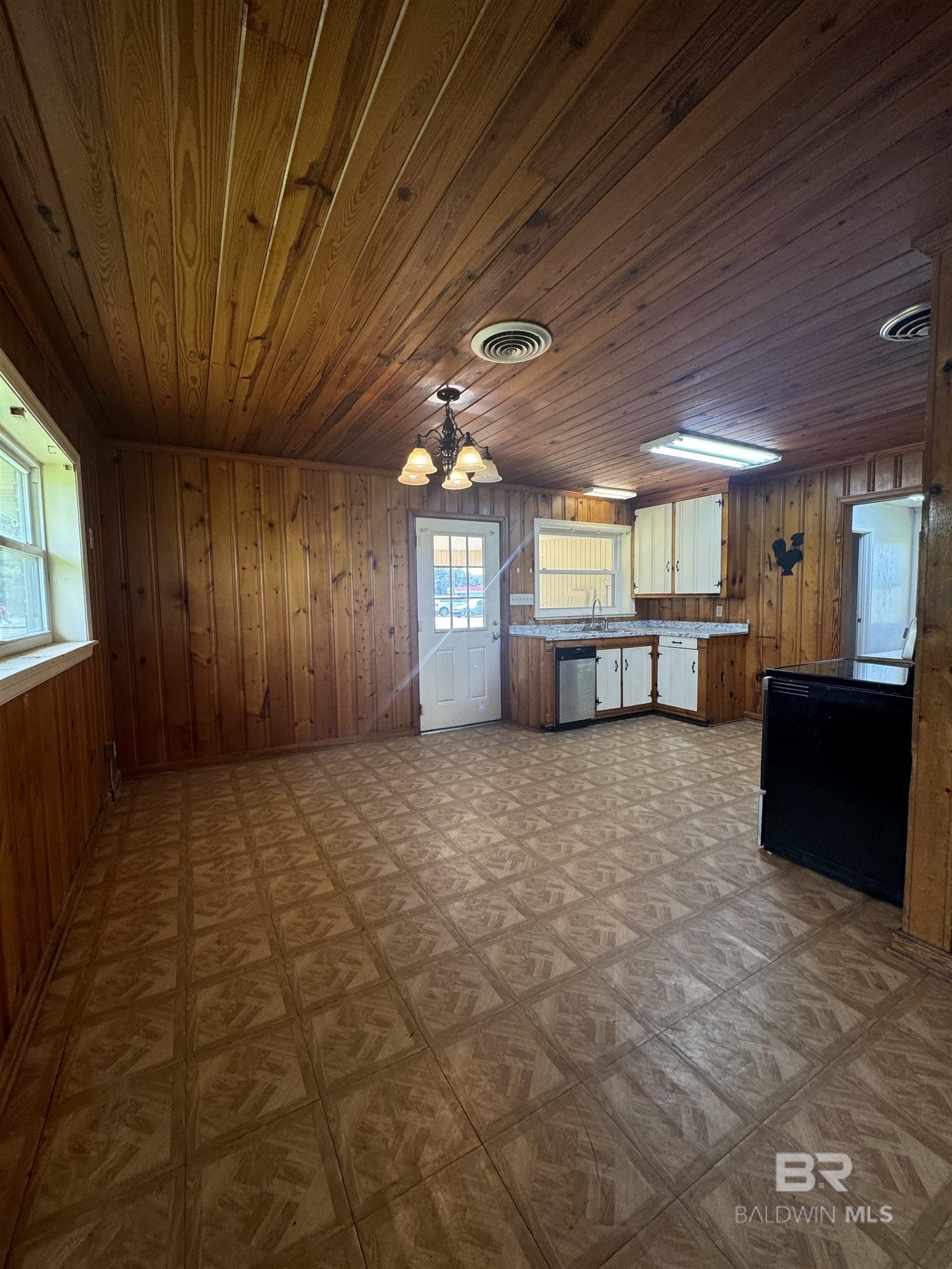 22720 Highway 31