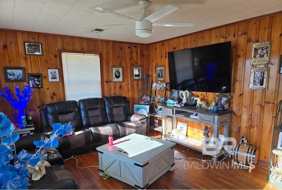 44244 N Highway 31