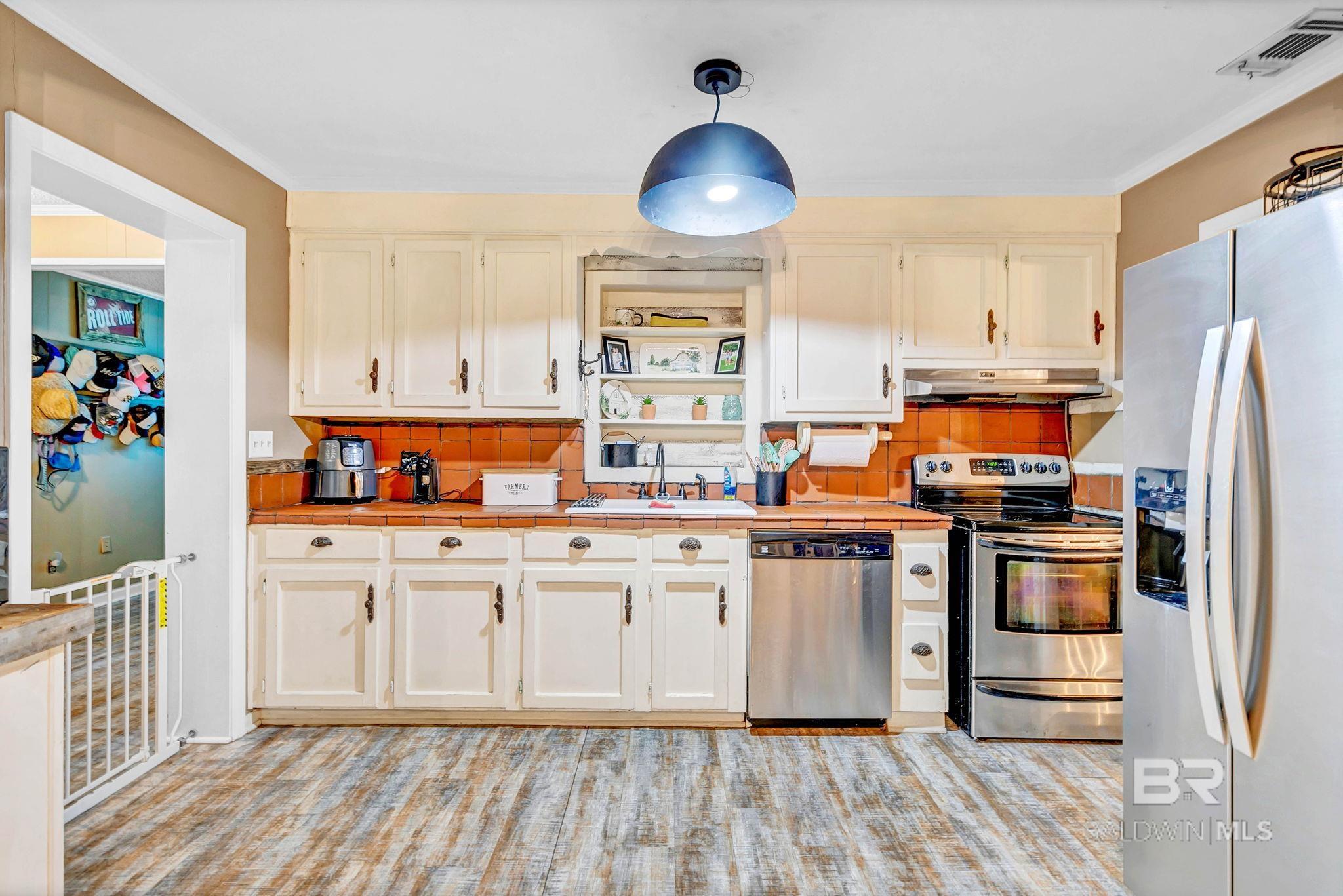 104 E Shore Drive