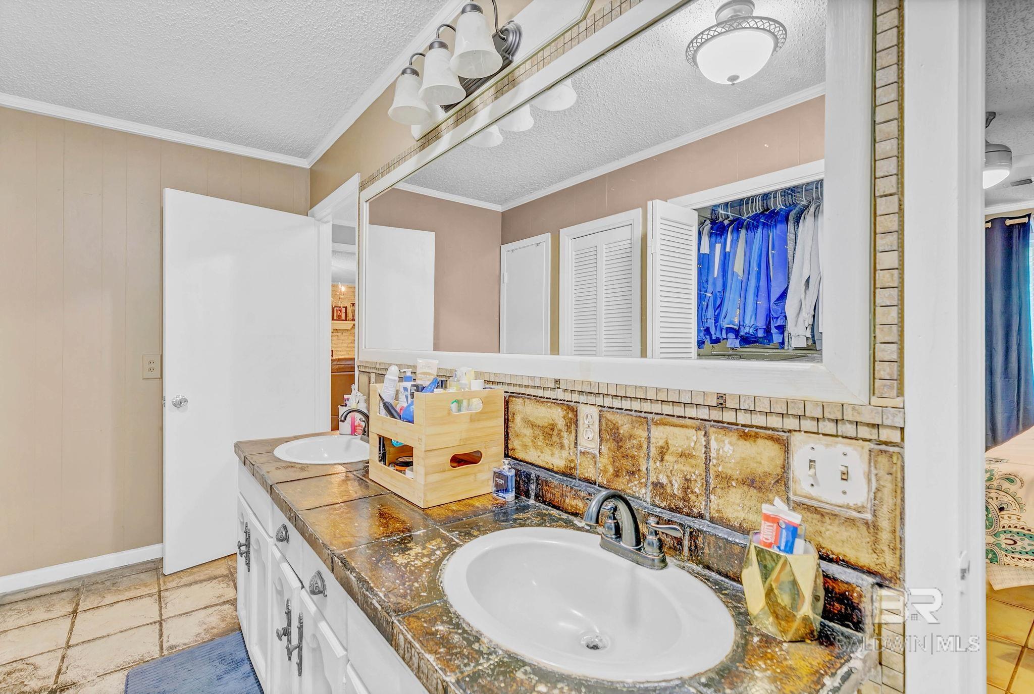 104 E Shore Drive