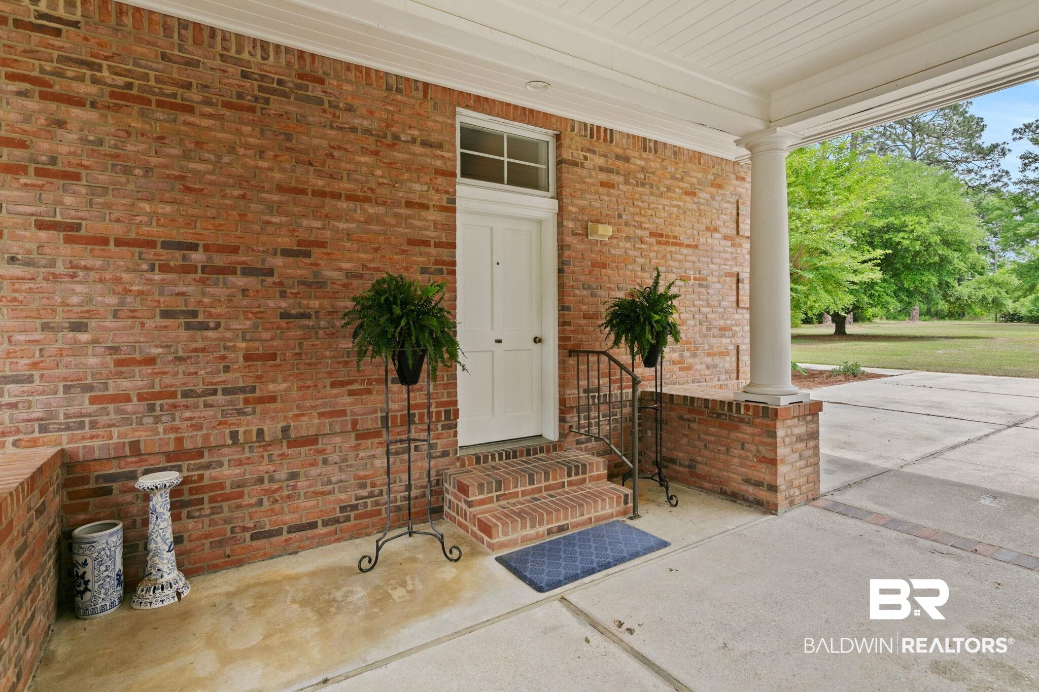102 Long Boulevard