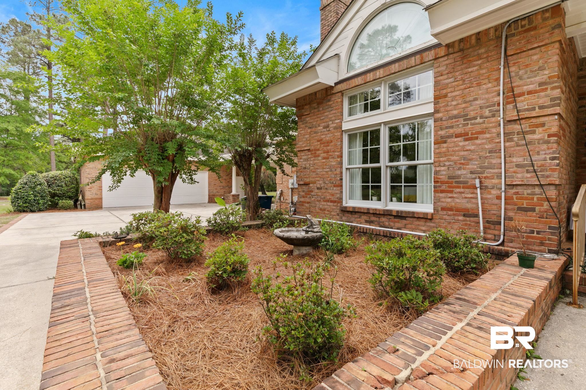 102 Long Boulevard