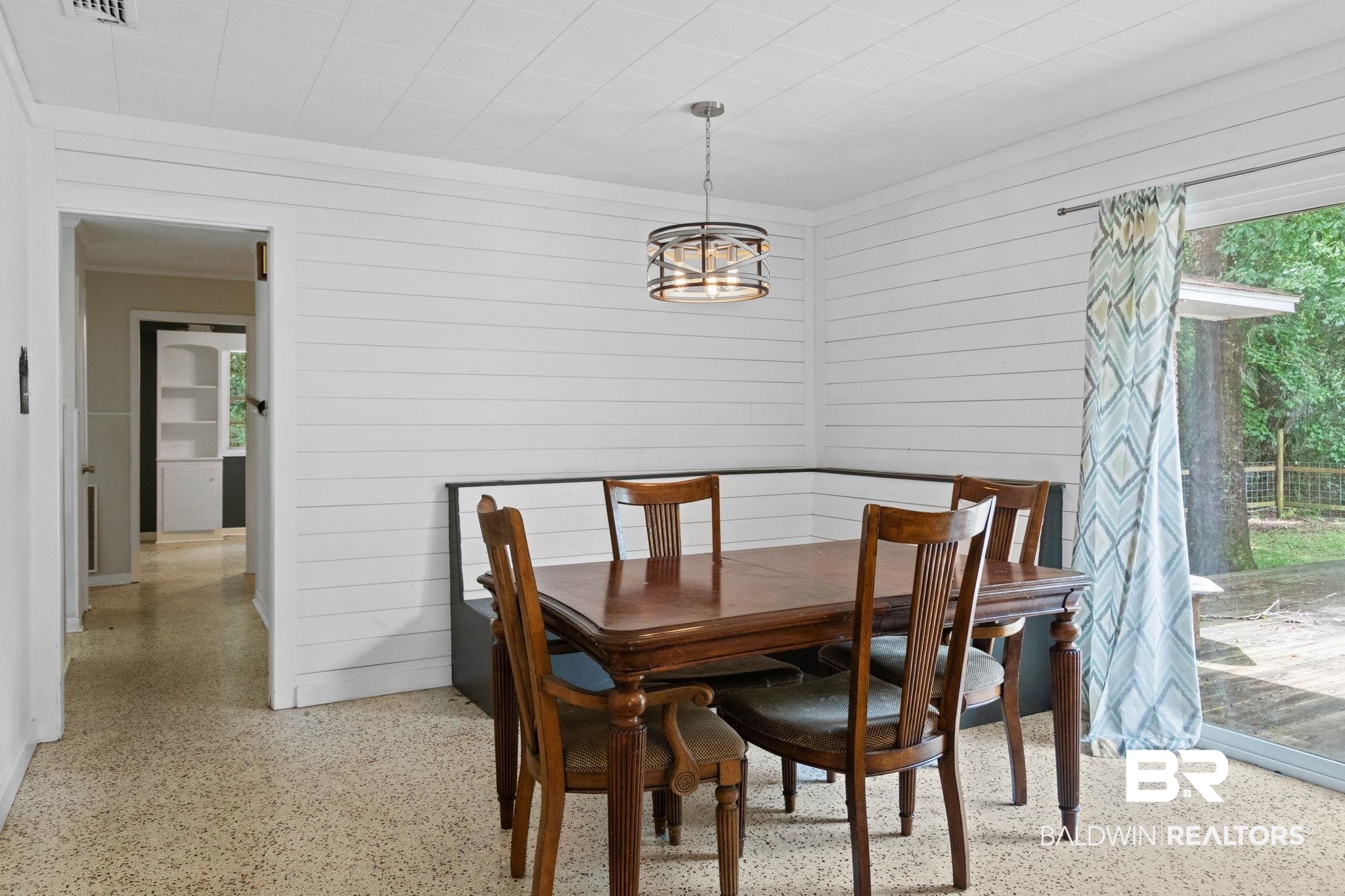 384 Old Bratt Road