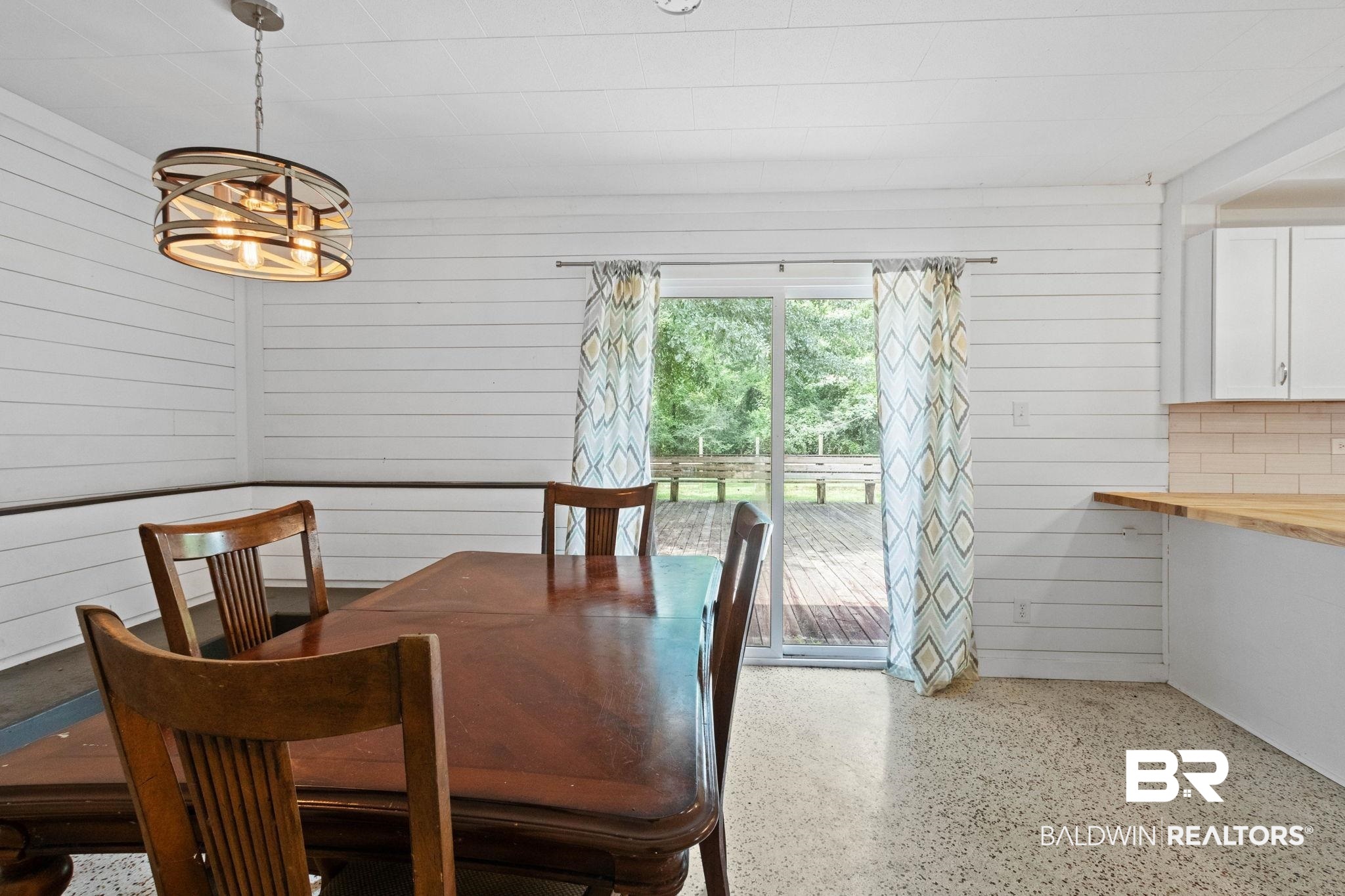 384 Old Bratt Road