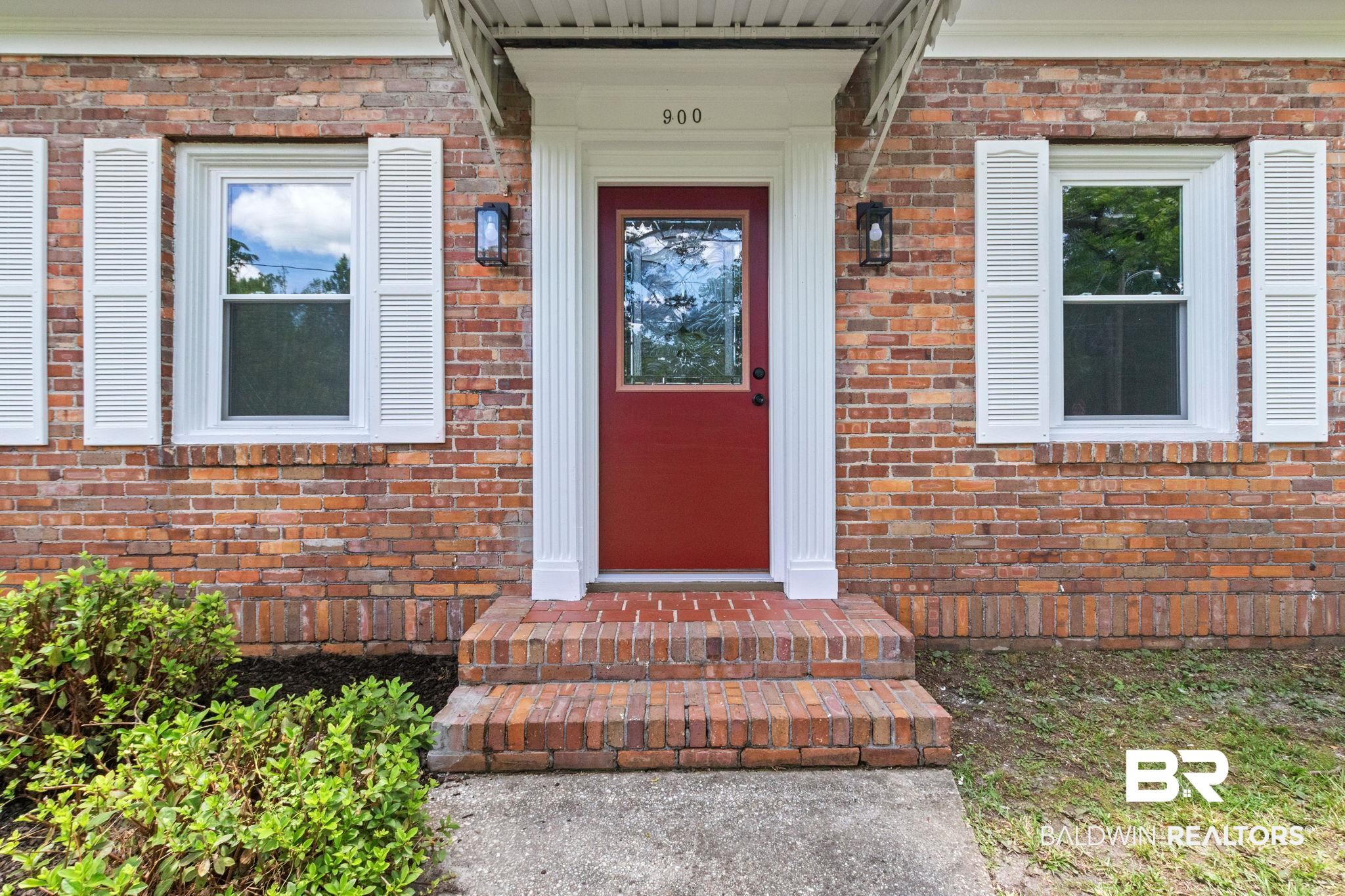 900 Lovelace Avenue