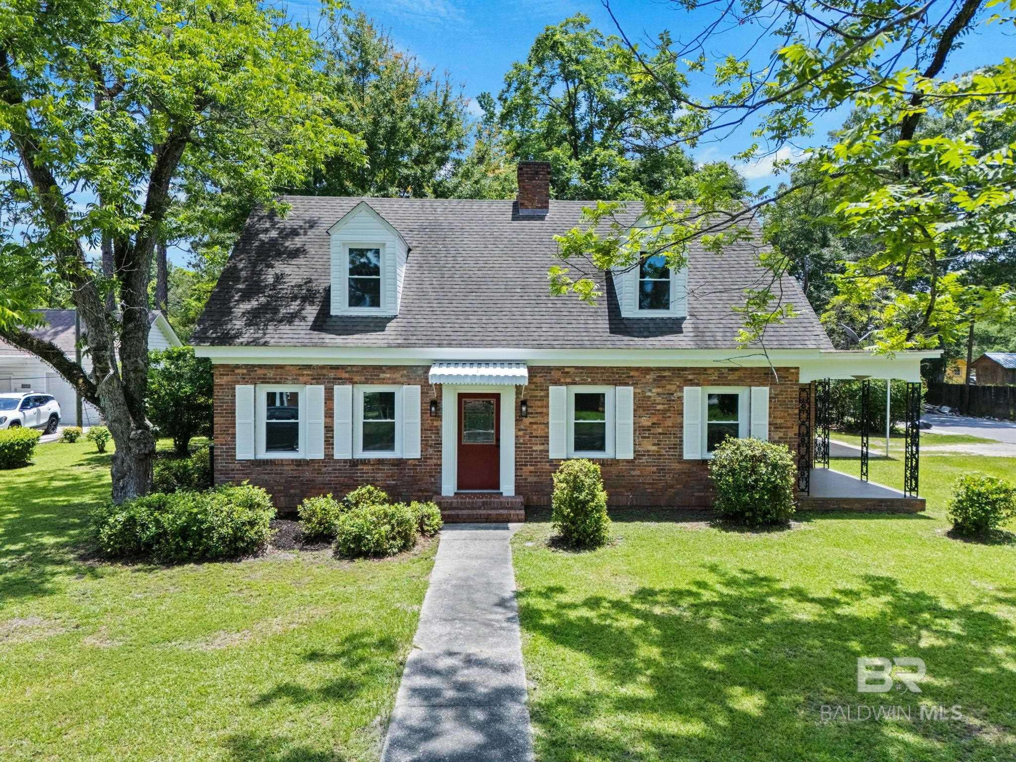 900 Lovelace Avenue