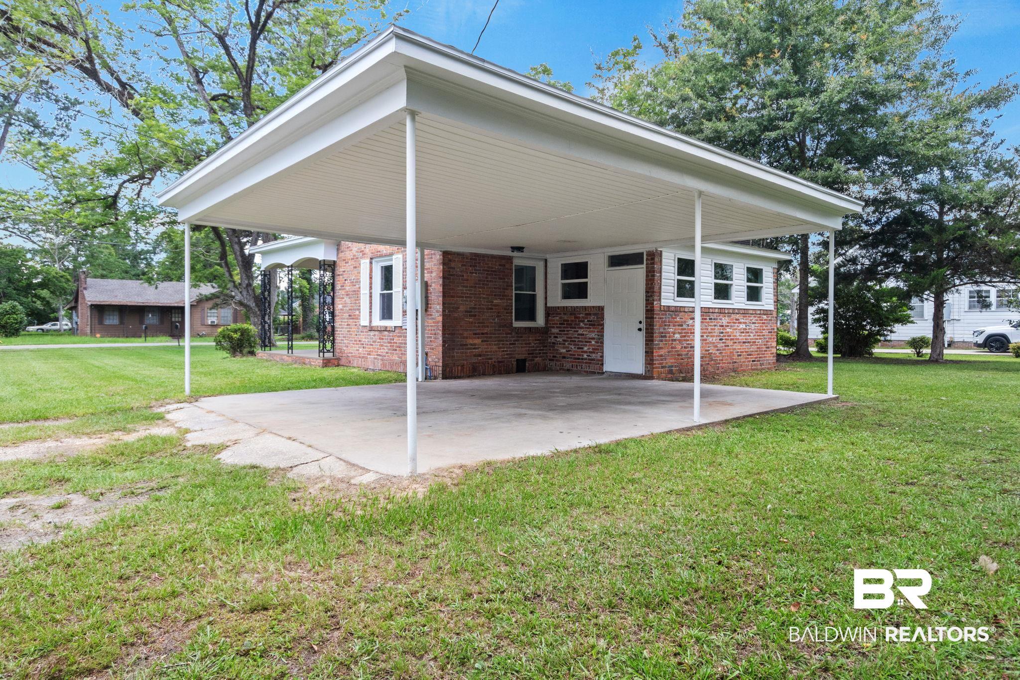 900 Lovelace Avenue