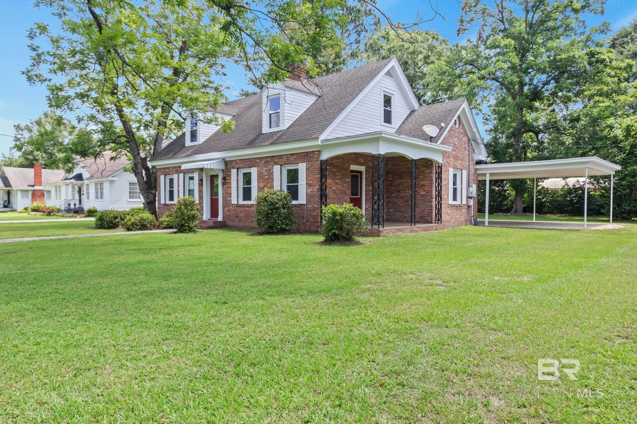 900 Lovelace Avenue