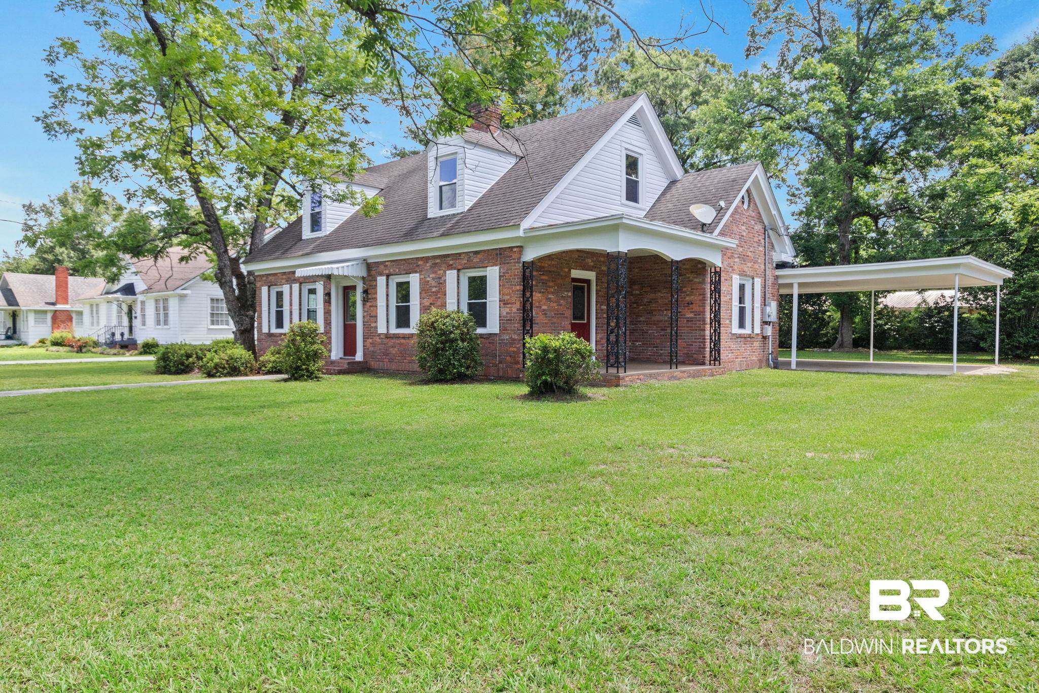 900 Lovelace Avenue