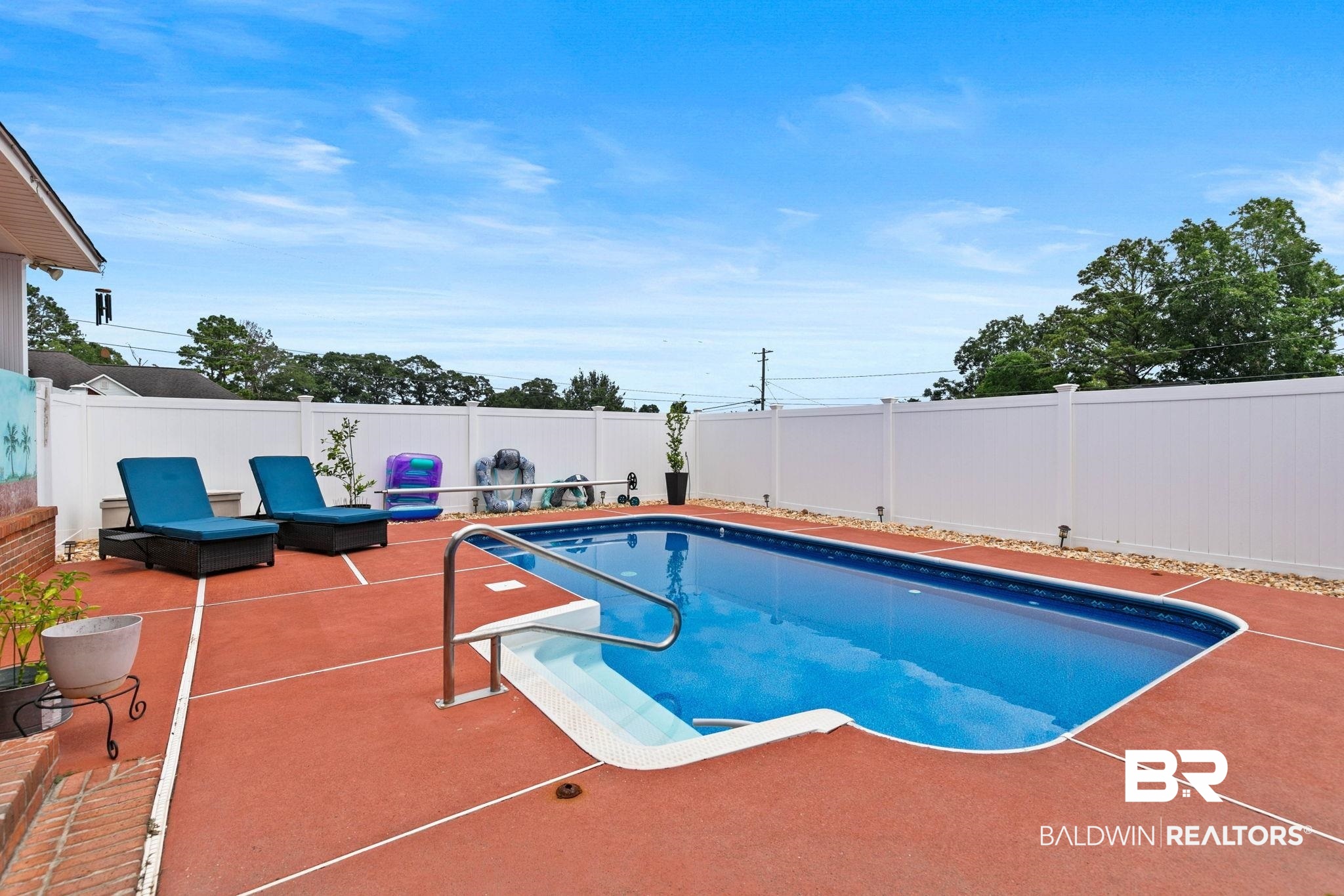 90 Eastwood Drive
