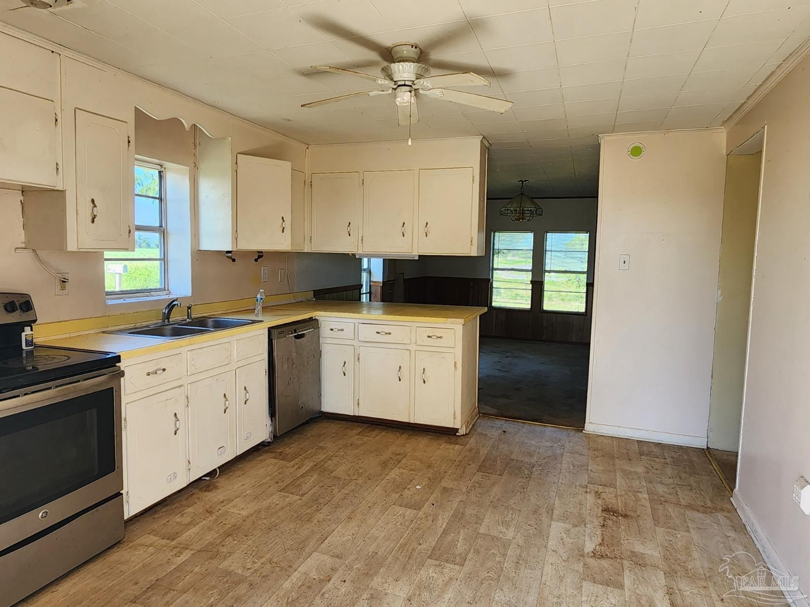 4624 Curt Ln