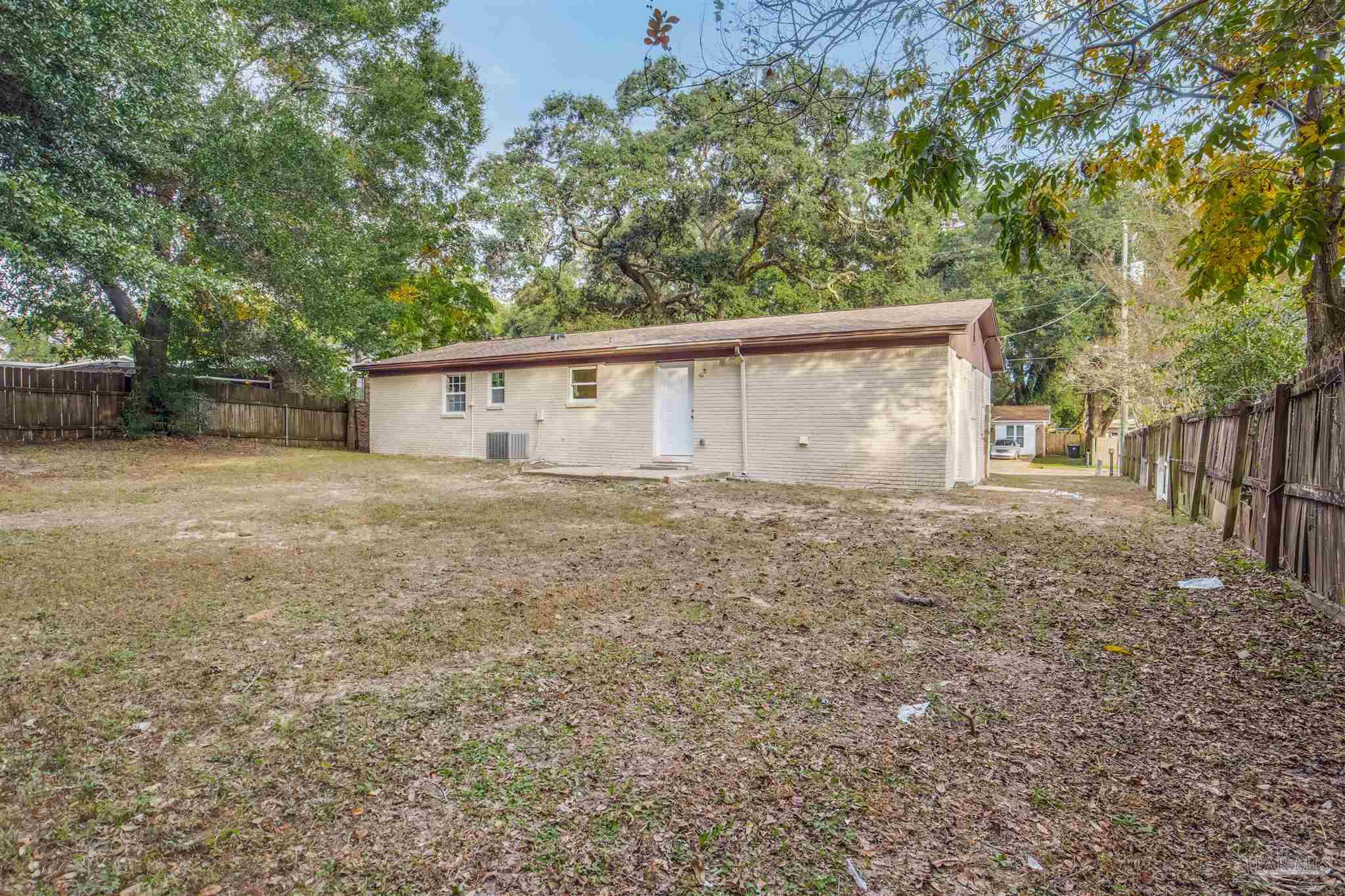 5607 Scotland Cir
