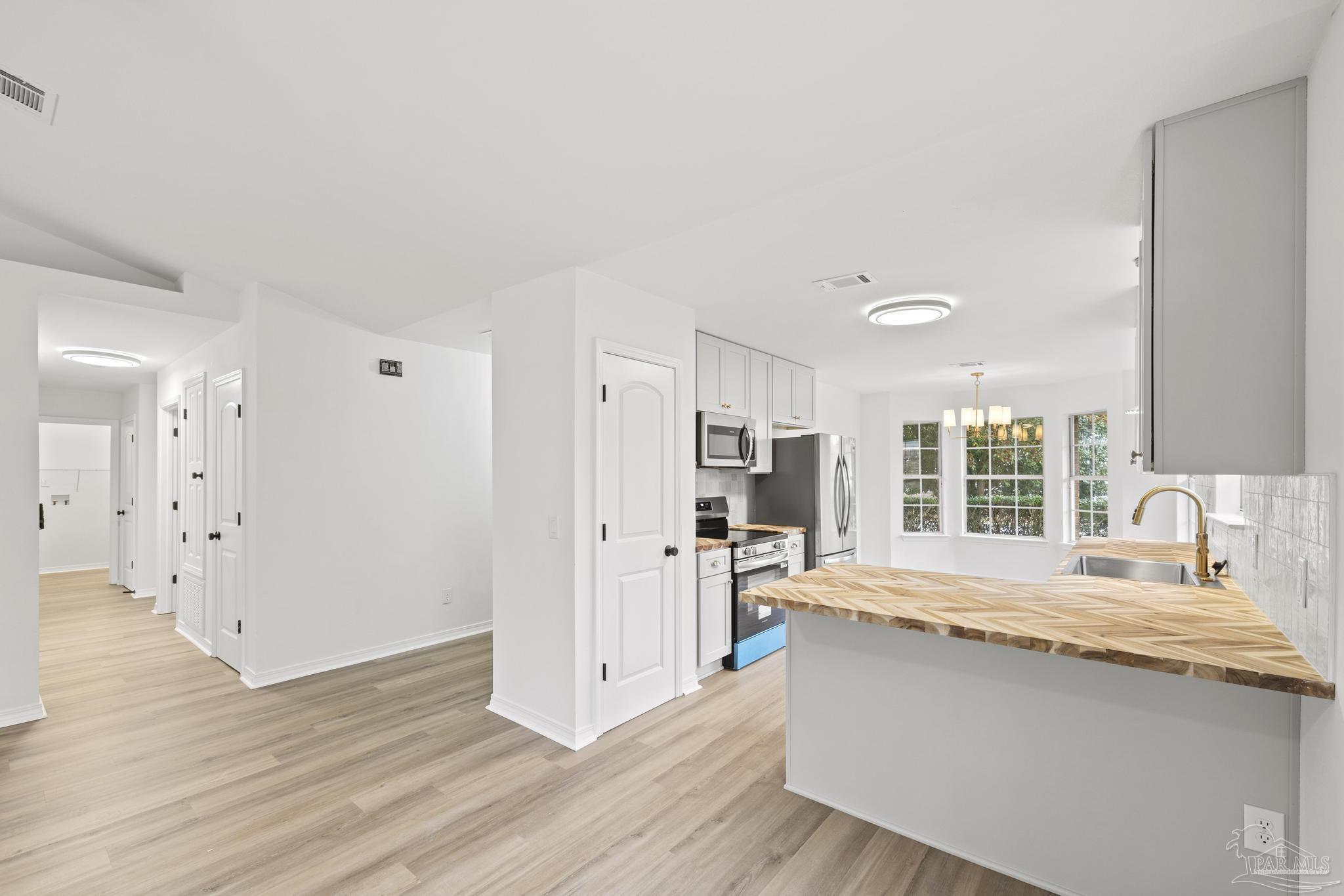 6555 Eagle Crest Dr