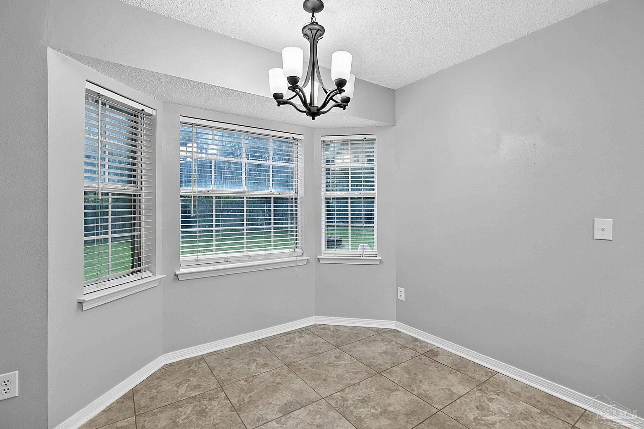 5015 Magnolia Ridge Ct