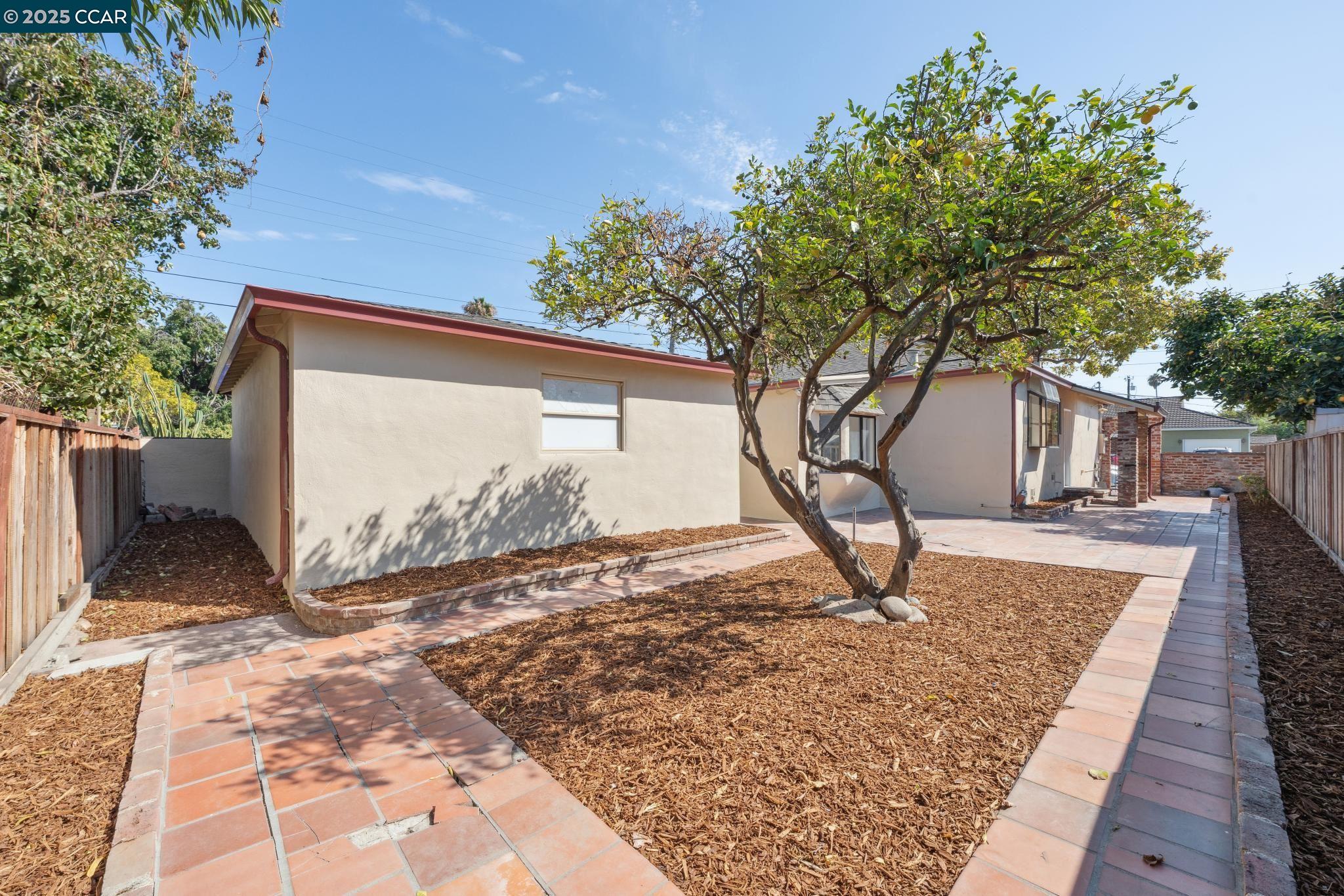 619 Beartice Street