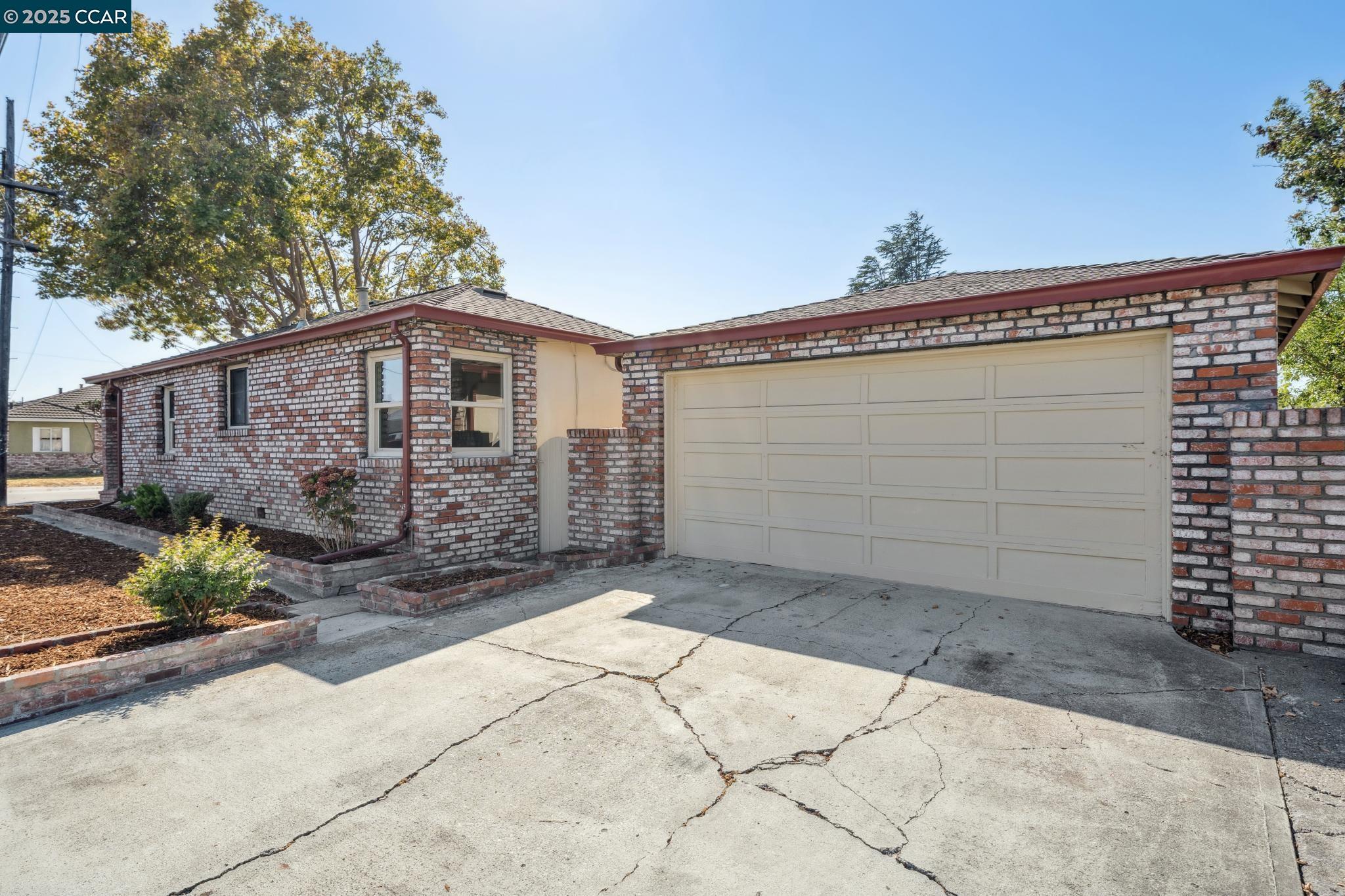619 Beartice Street