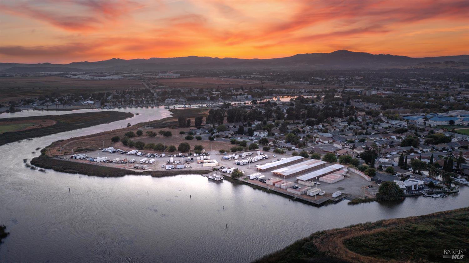 950 Marina Cir