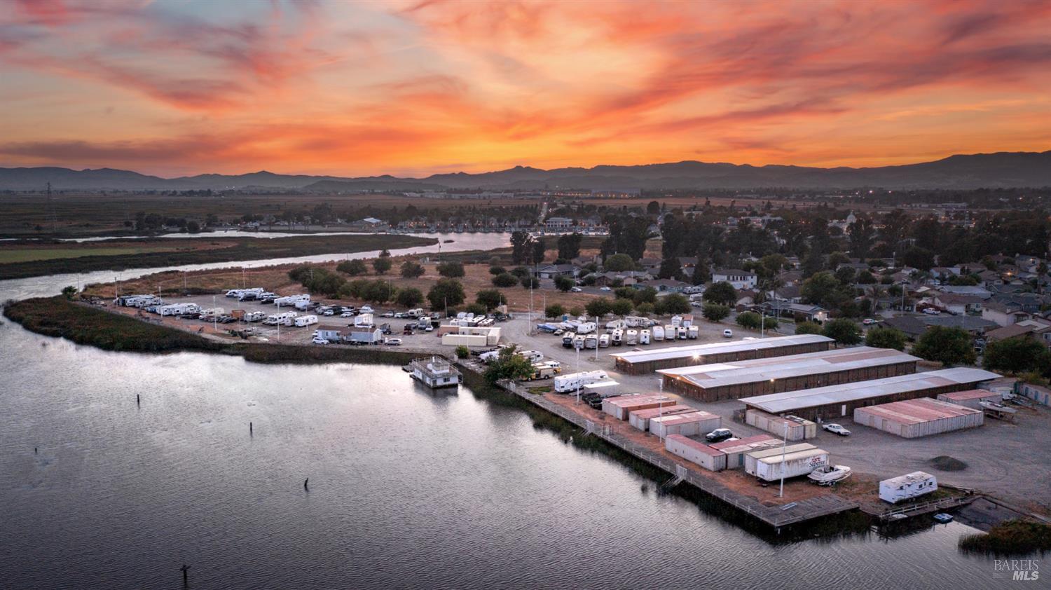 950 Marina Cir