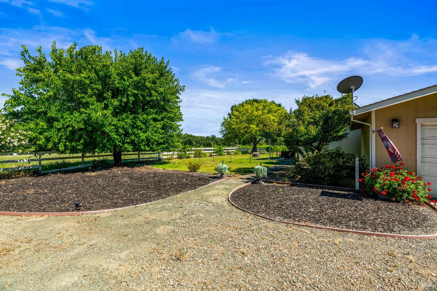 17201 Arnold Drive