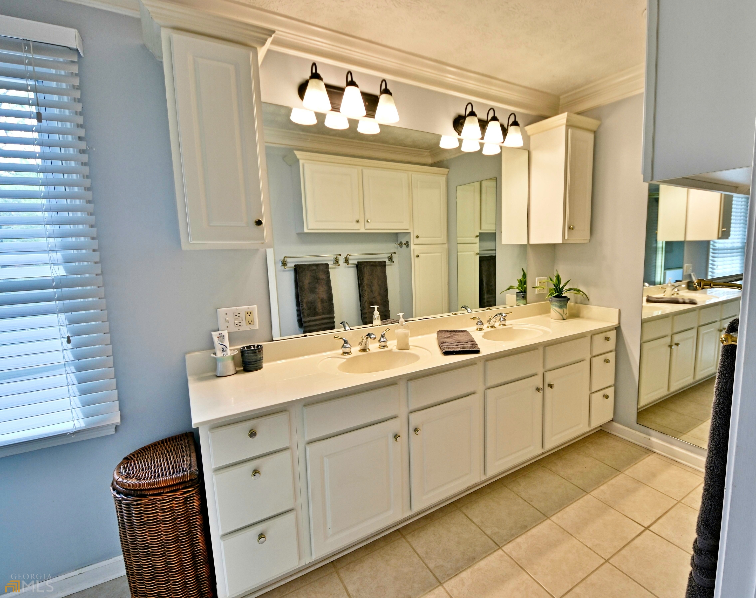 1048 Mitsy Hollow Drive