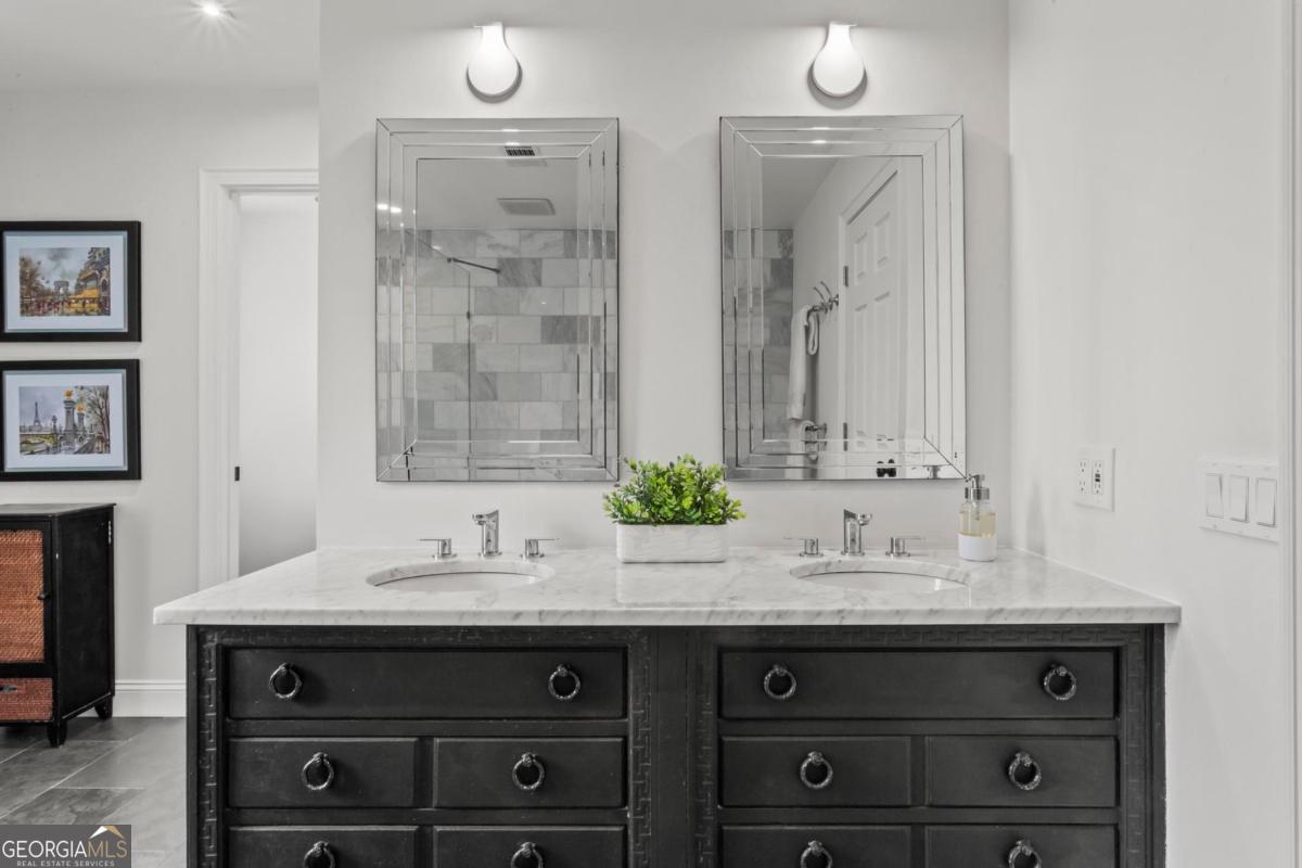 4061 River Cliff Chase