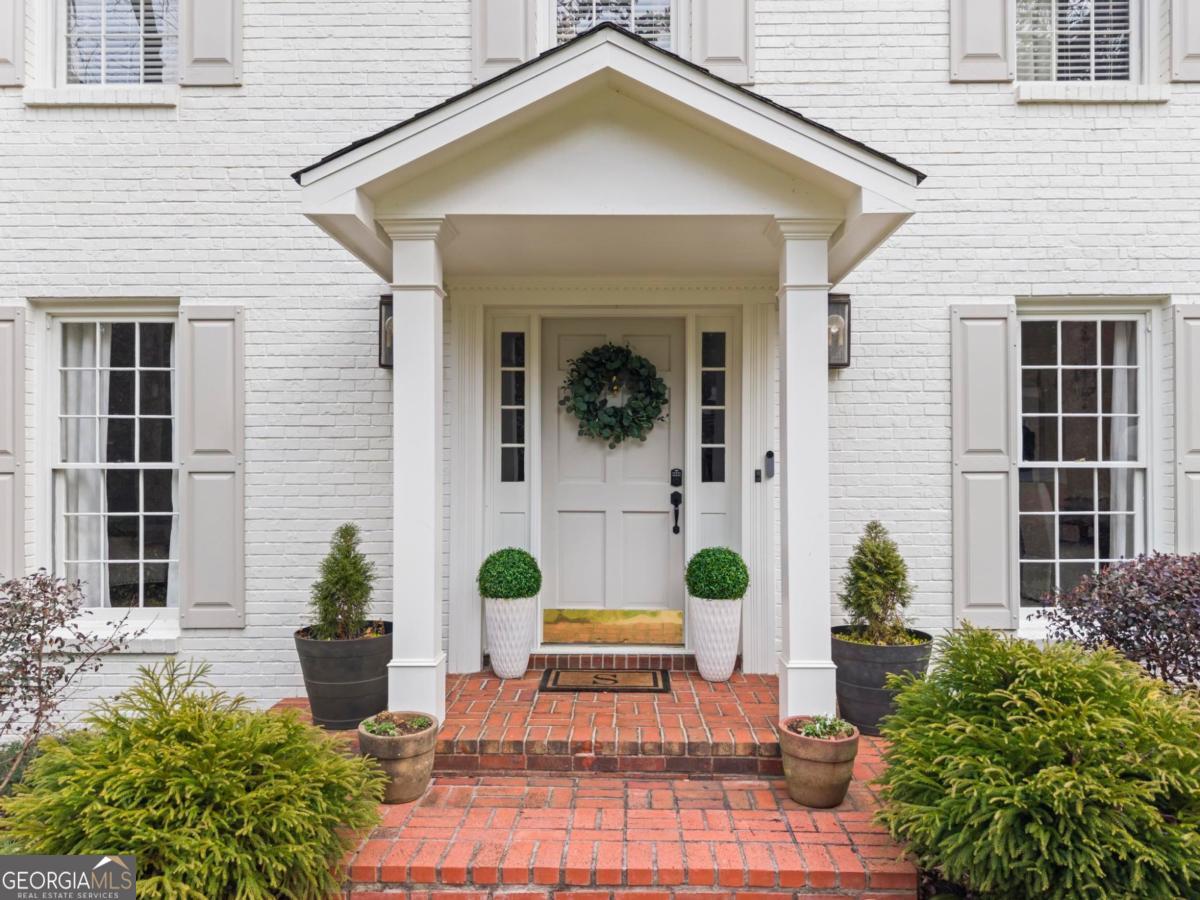 4061 River Cliff Chase