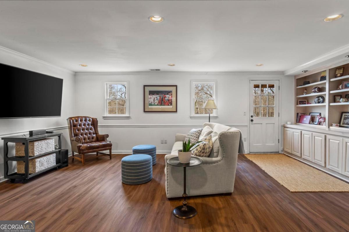 4061 River Cliff Chase