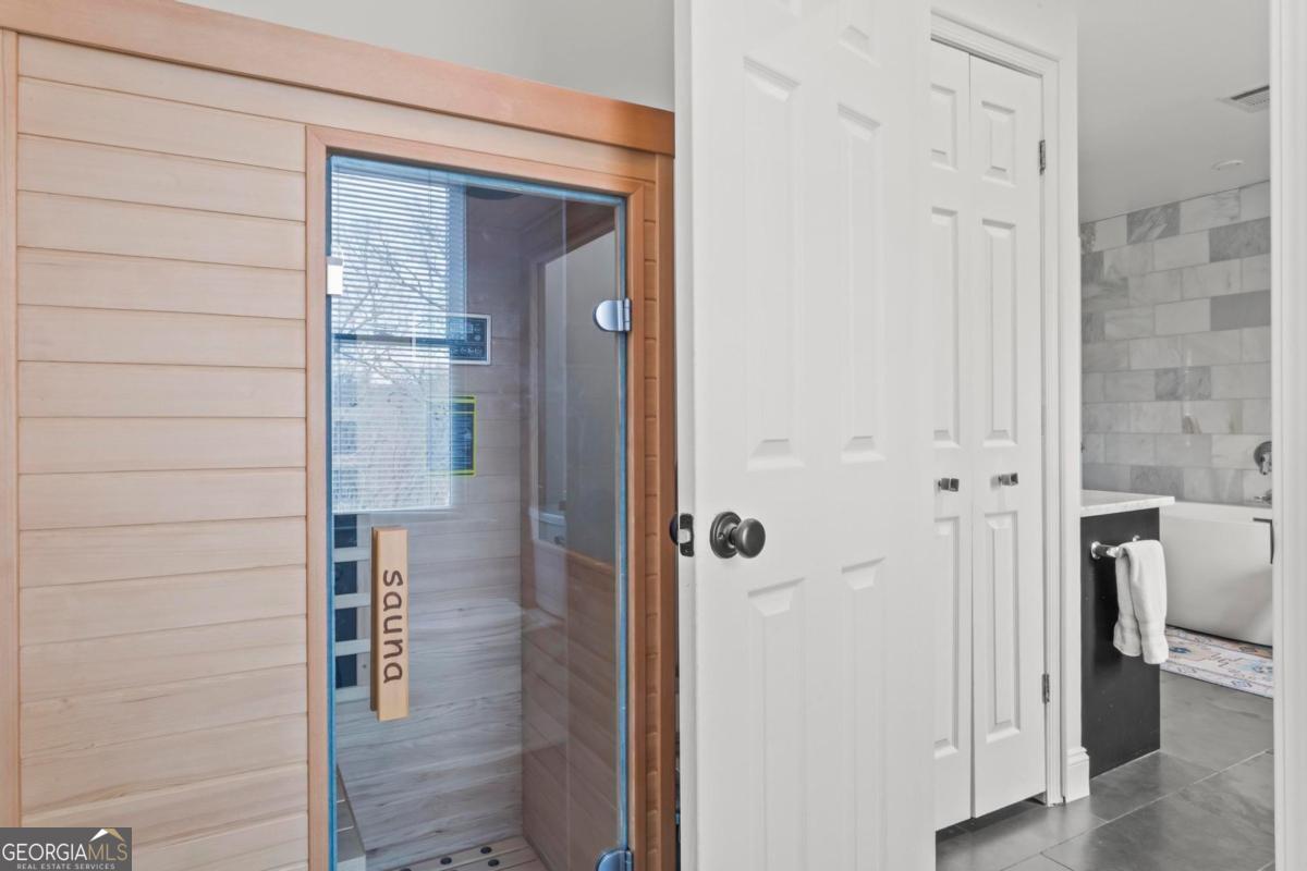 4061 River Cliff Chase