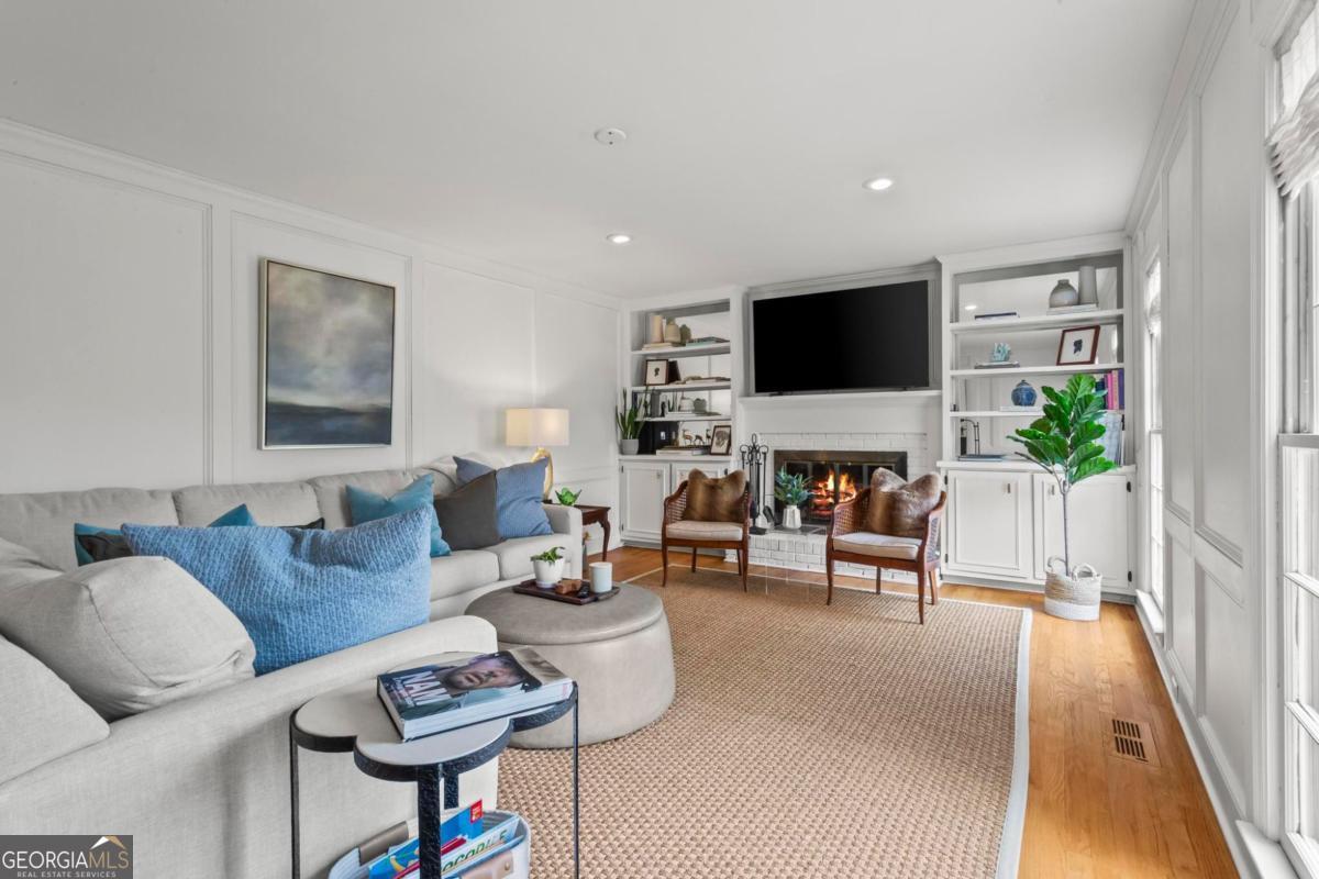 4061 River Cliff Chase