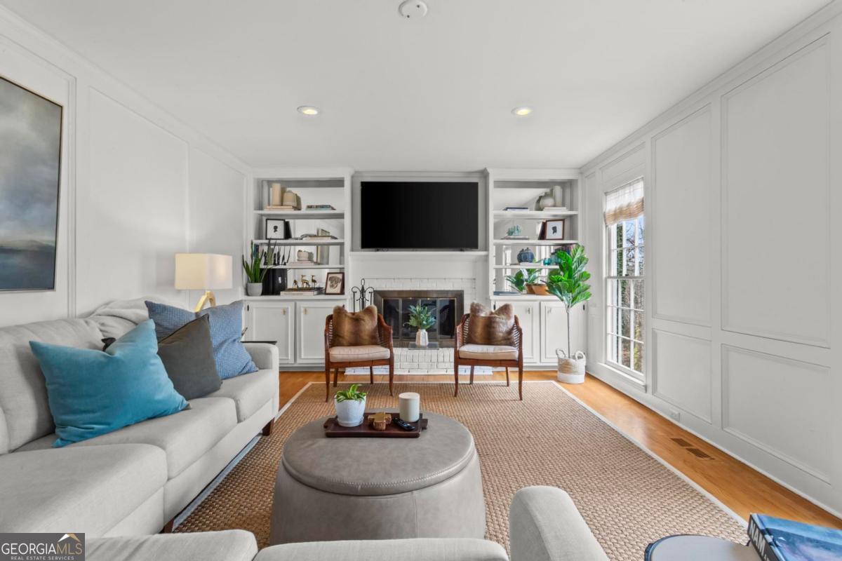 4061 River Cliff Chase