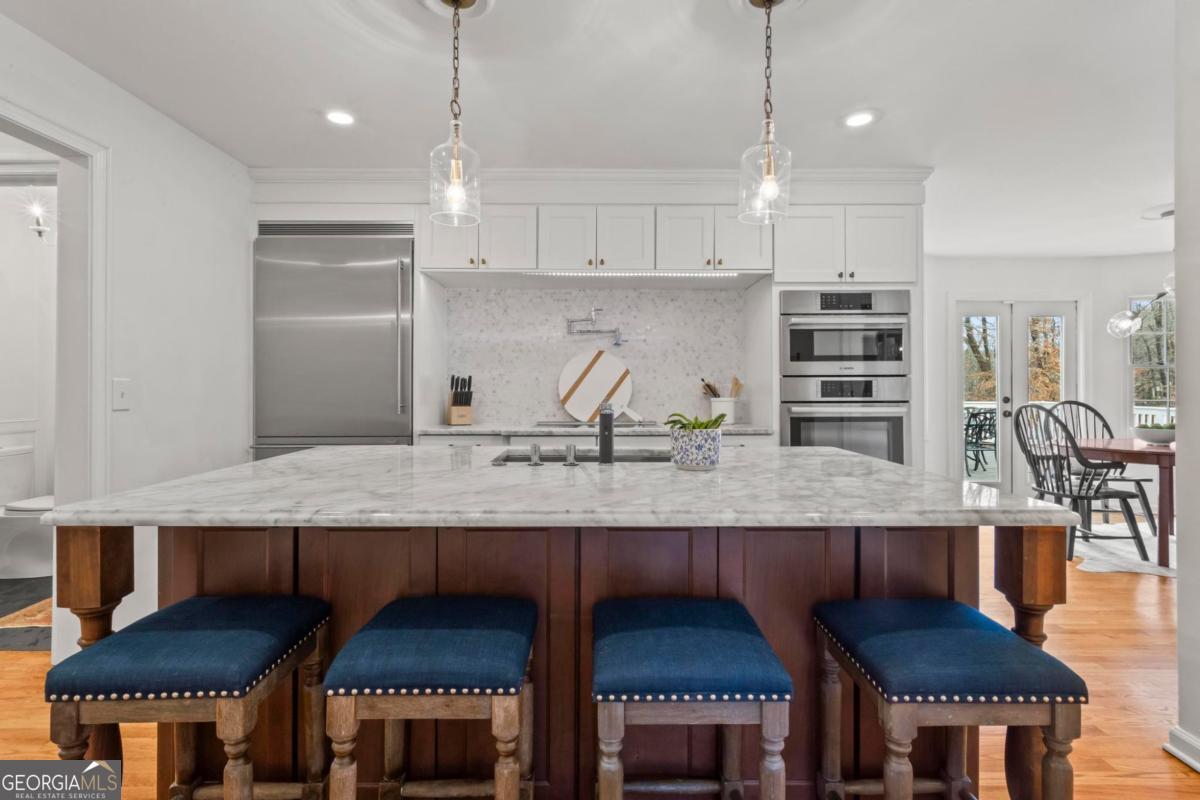 4061 River Cliff Chase