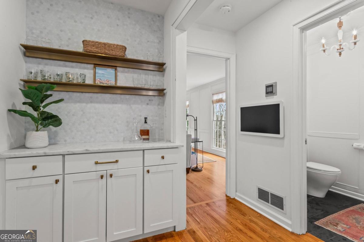 4061 River Cliff Chase