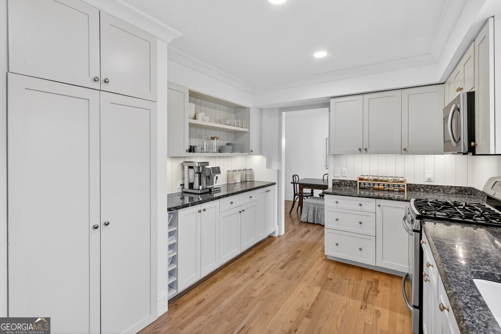 384 Lamplighter Lane SE