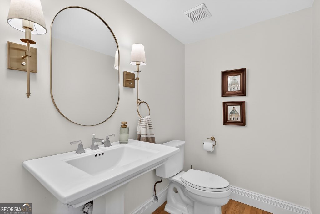 384 Lamplighter Lane SE