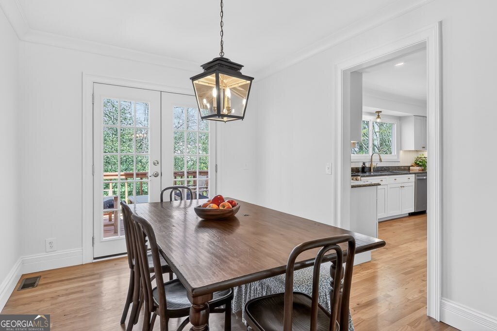 384 Lamplighter Lane SE