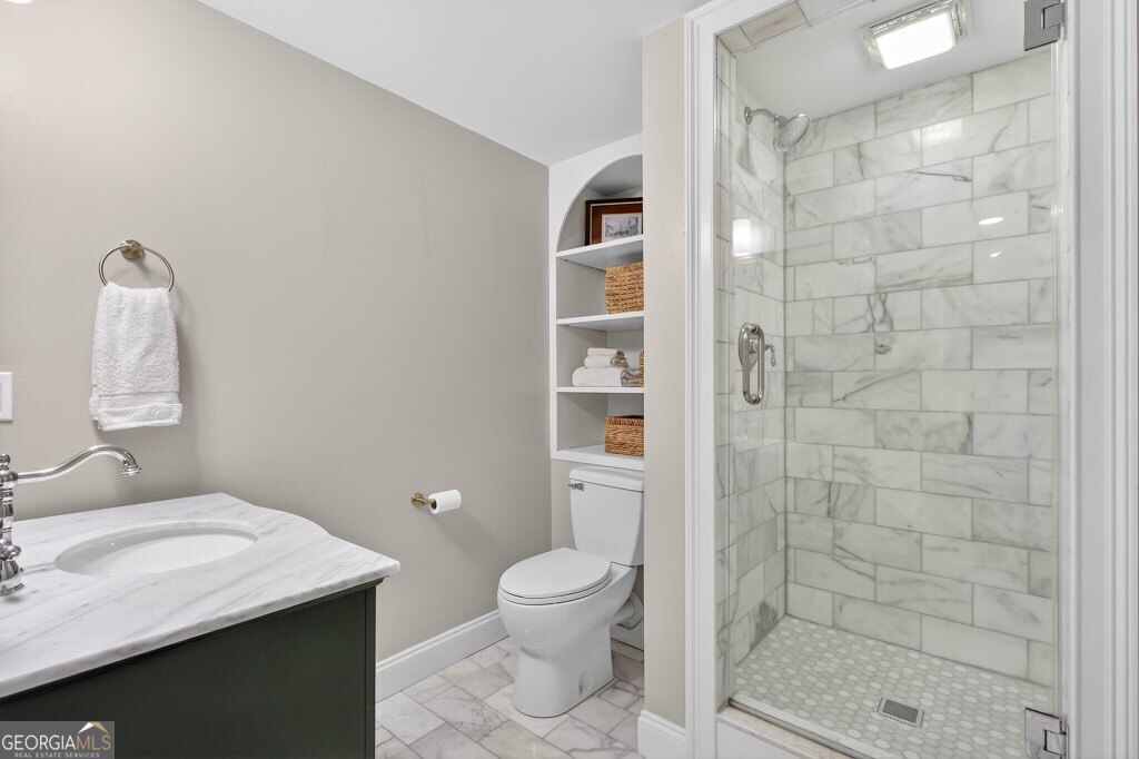 384 Lamplighter Lane SE