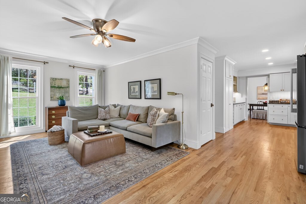 384 Lamplighter Lane SE