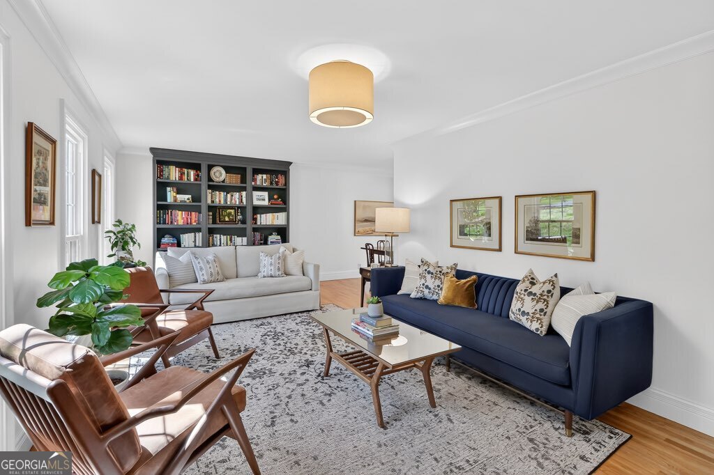 384 Lamplighter Lane SE