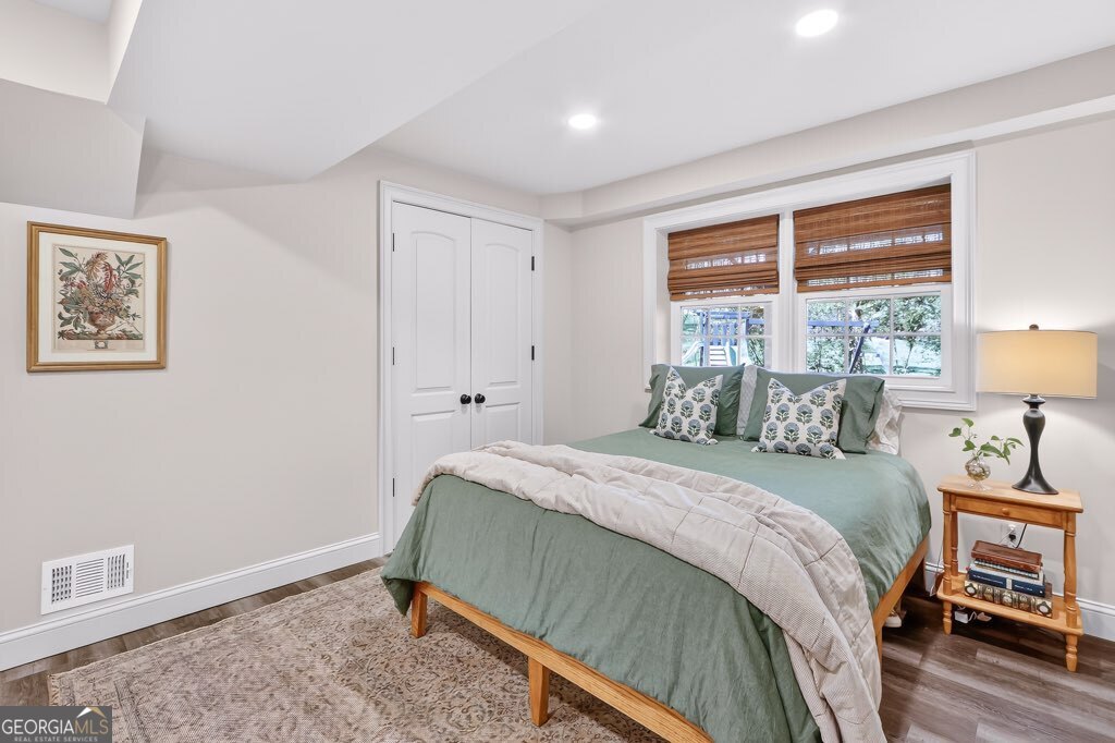 384 Lamplighter Lane SE