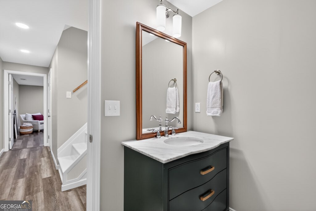 384 Lamplighter Lane SE