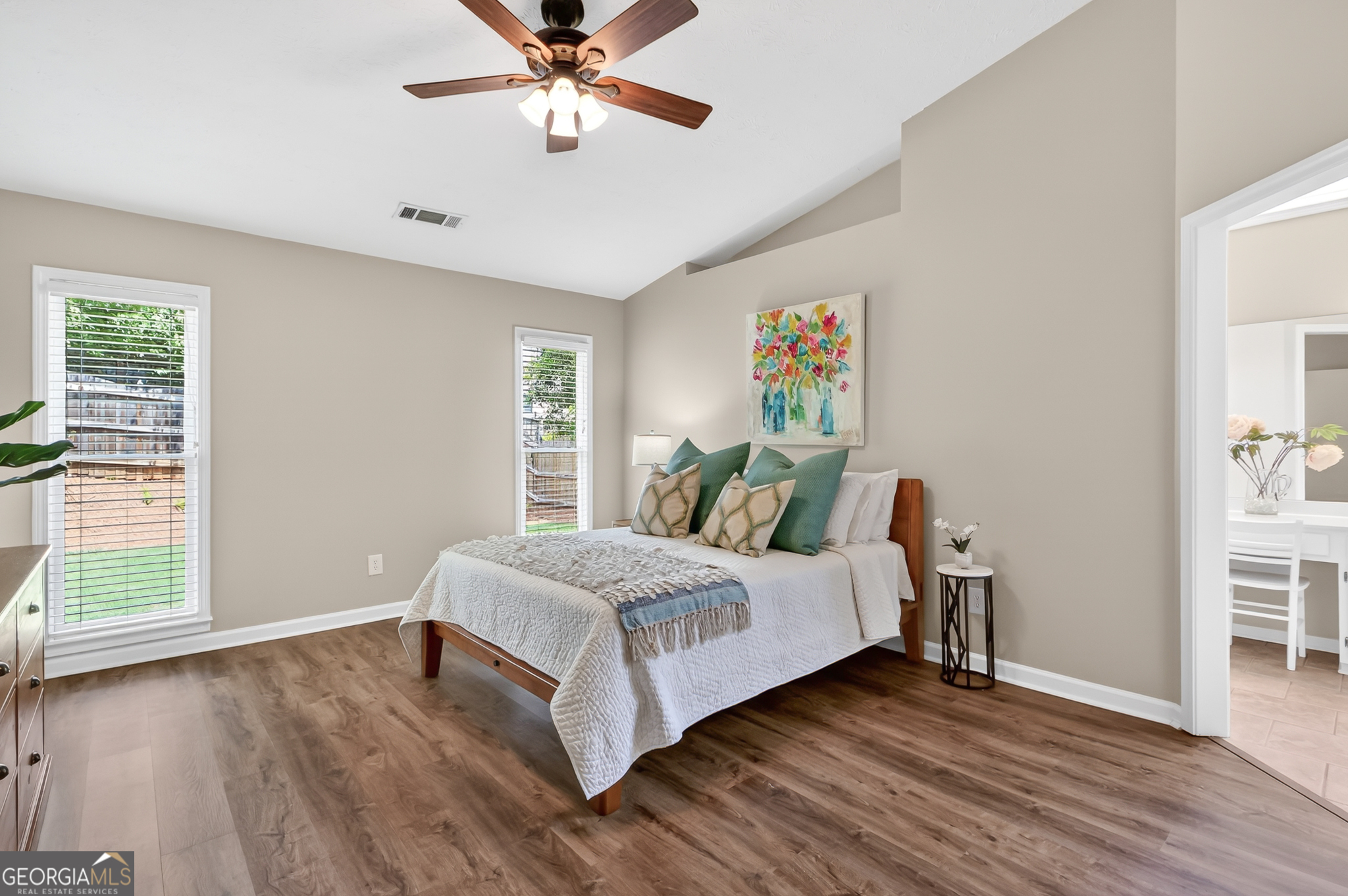215 Tanners Court