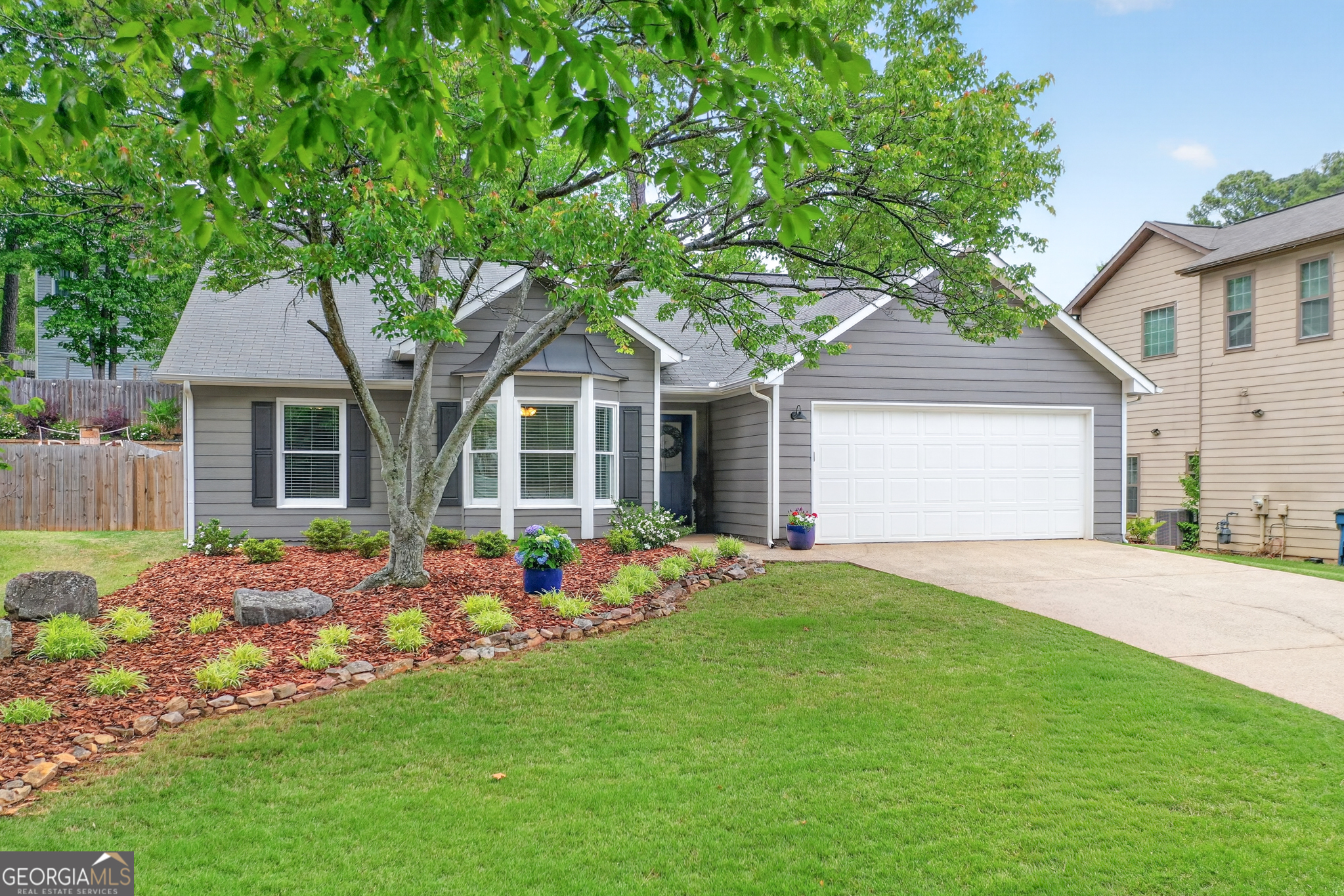215 Tanners Court