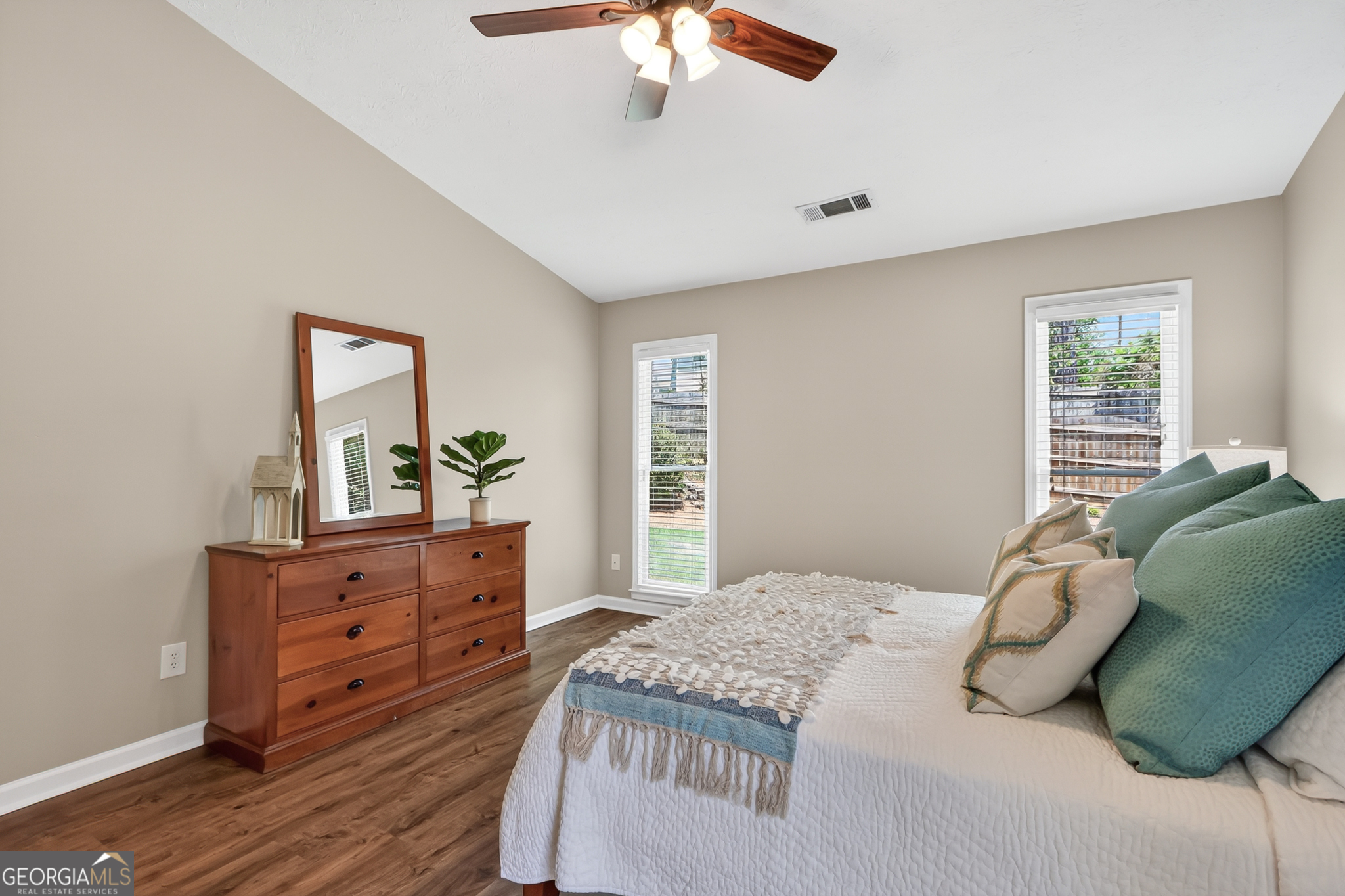 215 Tanners Court