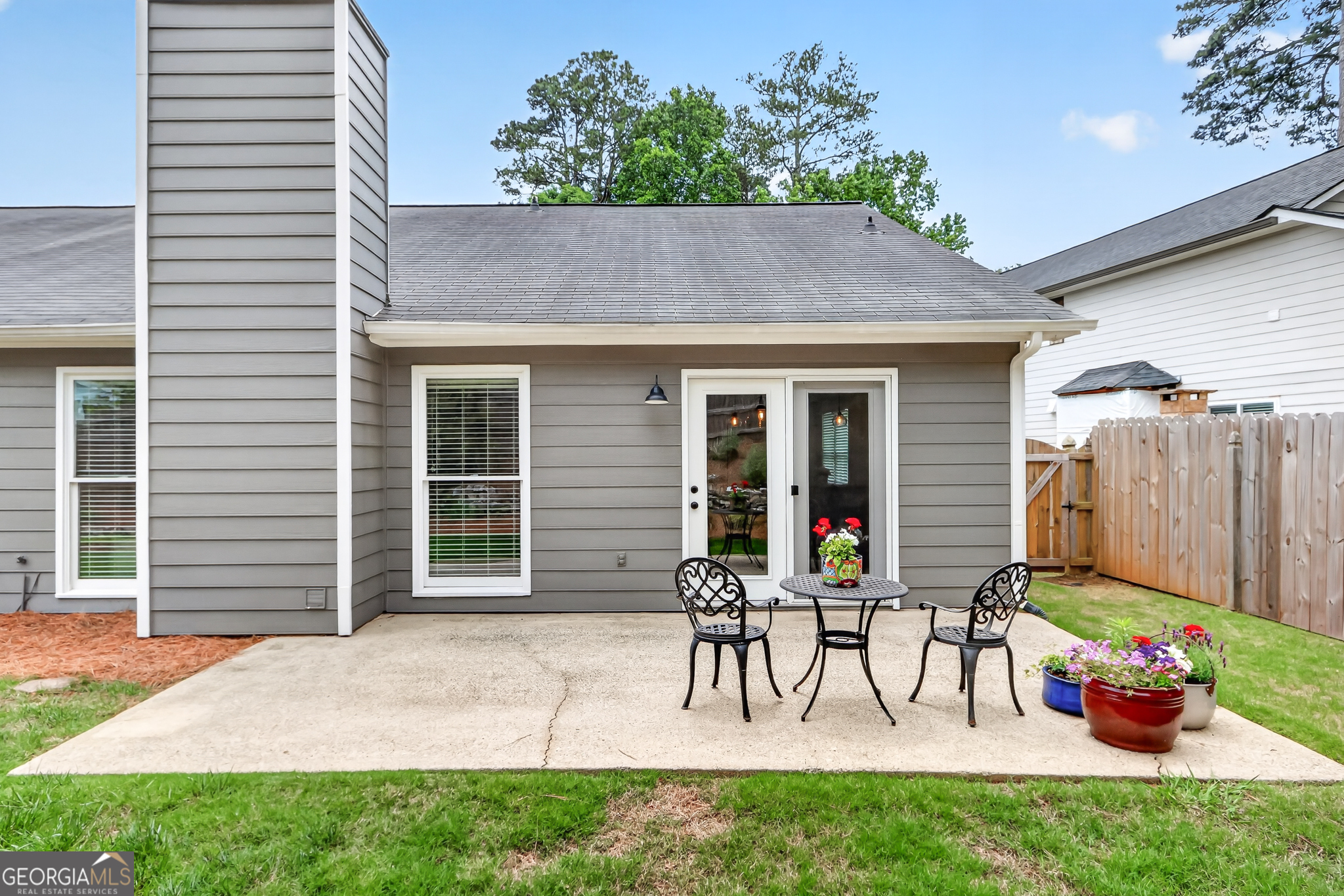 215 Tanners Court