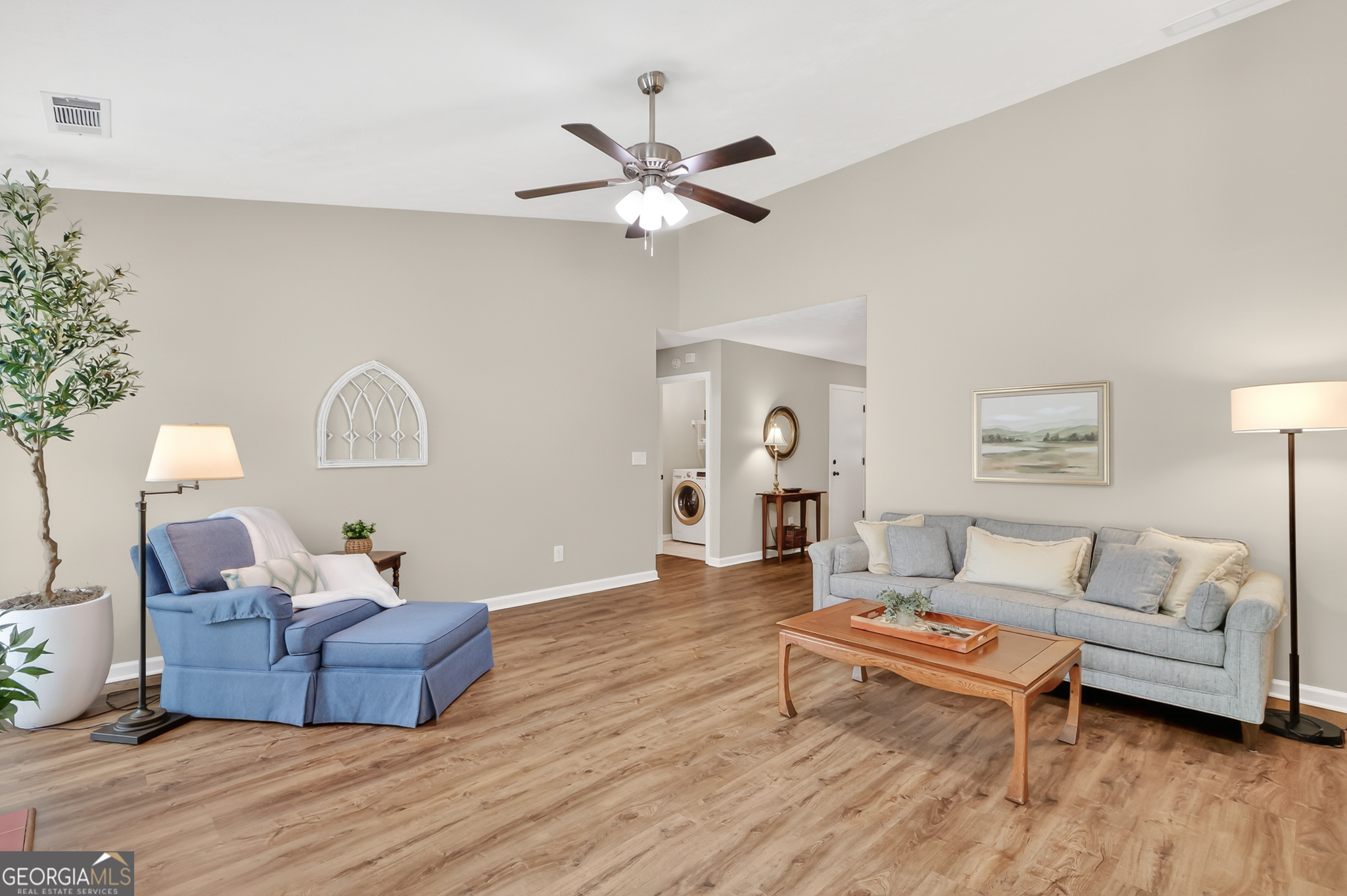 215 Tanners Court