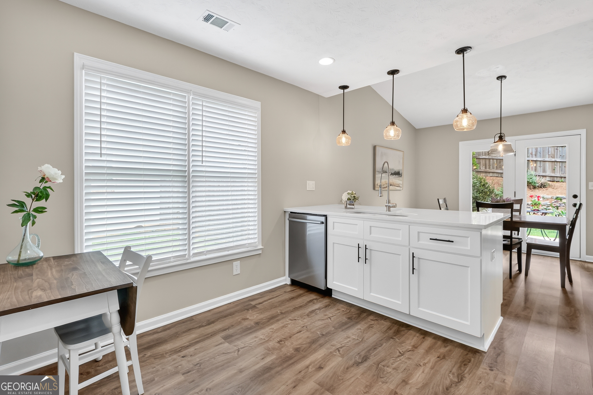 215 Tanners Court