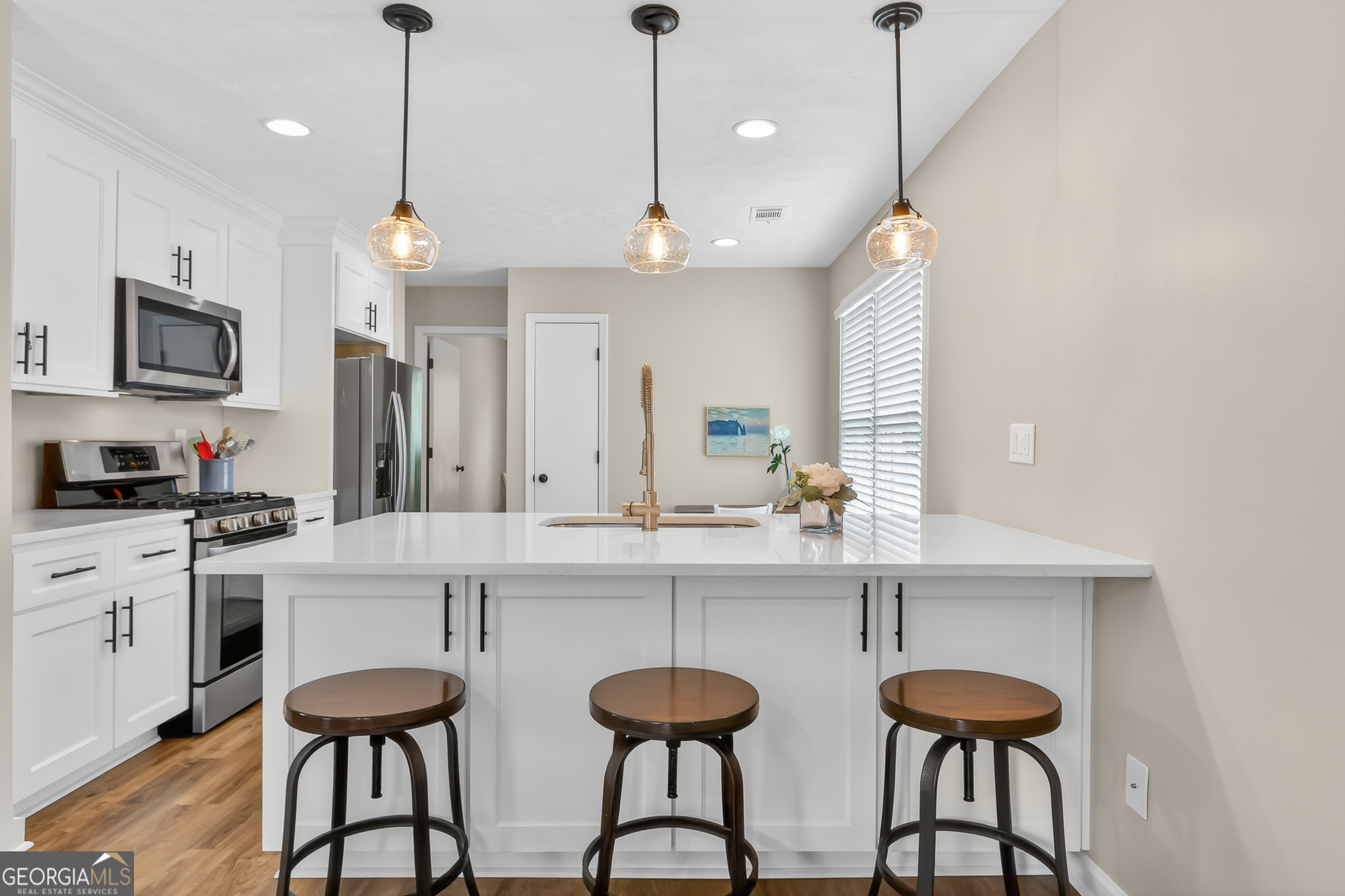 215 Tanners Court