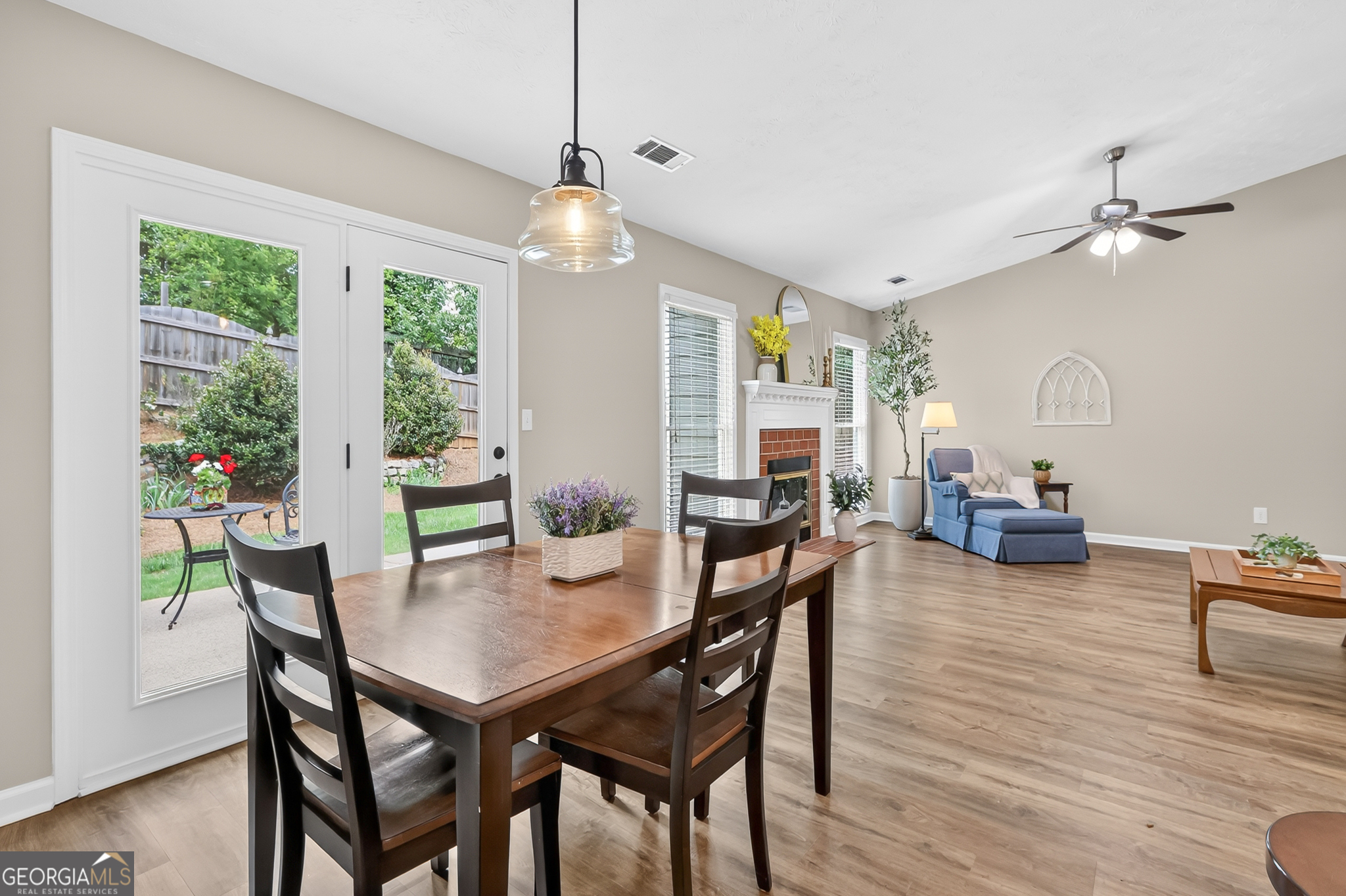 215 Tanners Court