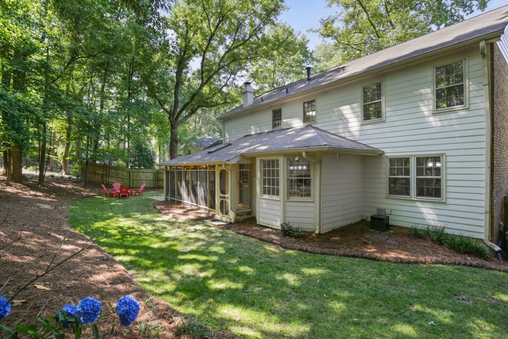 300 Somerset Lane SE