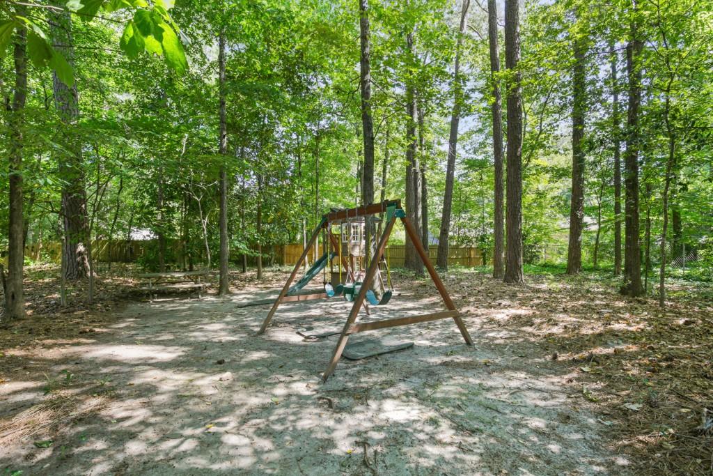 300 Somerset Lane SE